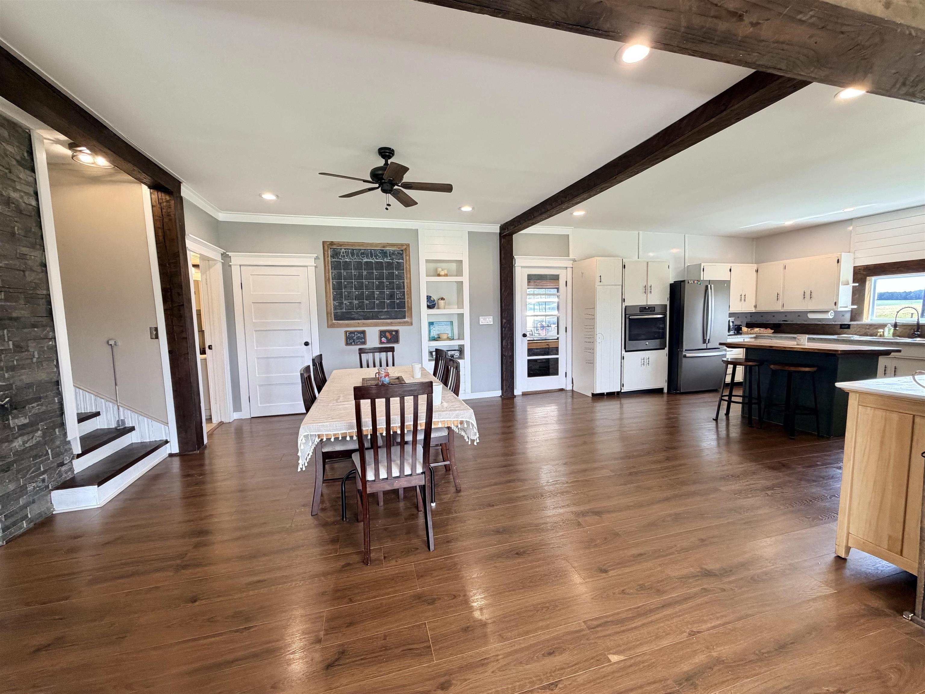main property photo 14