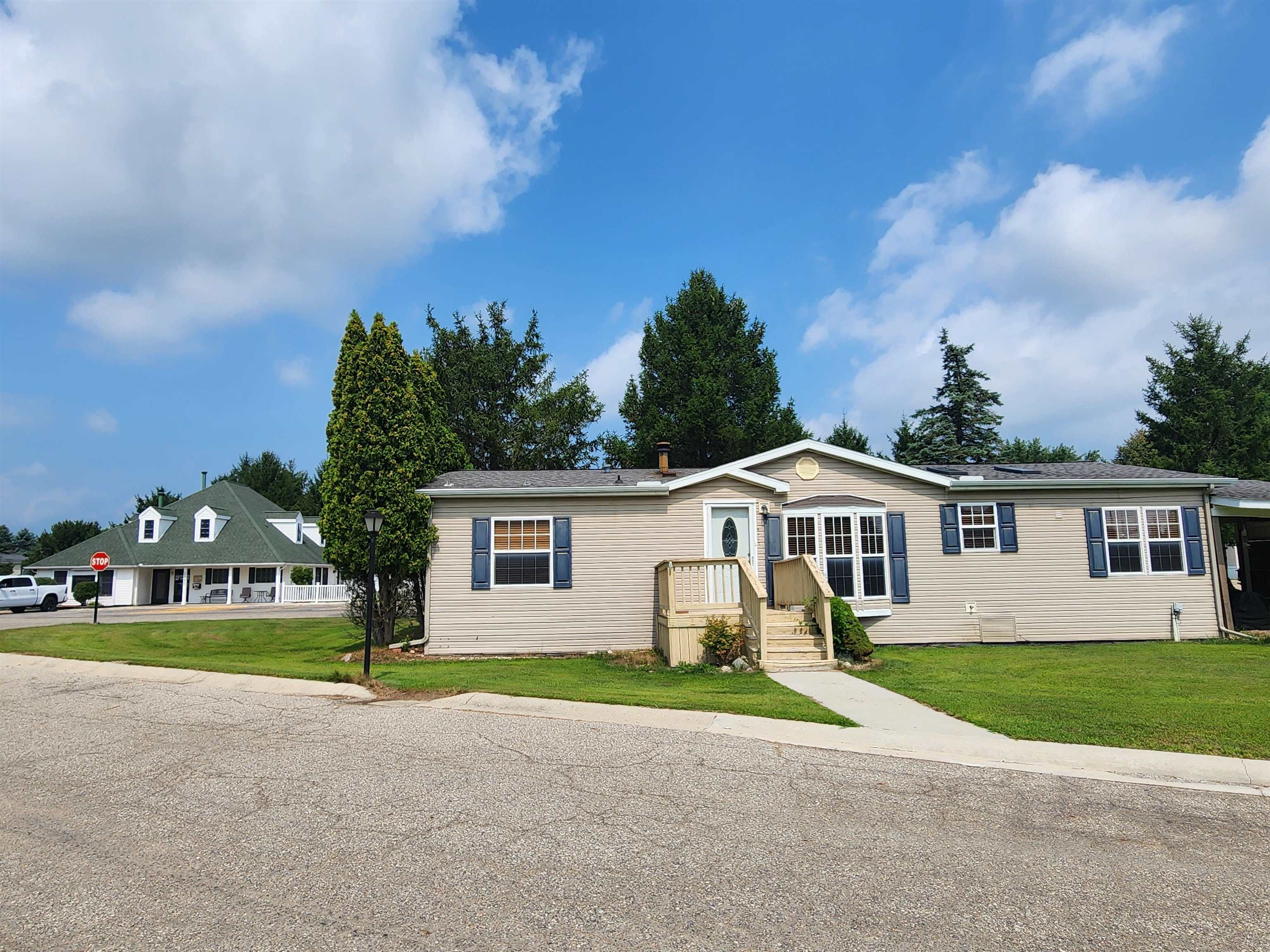 main property photo 29