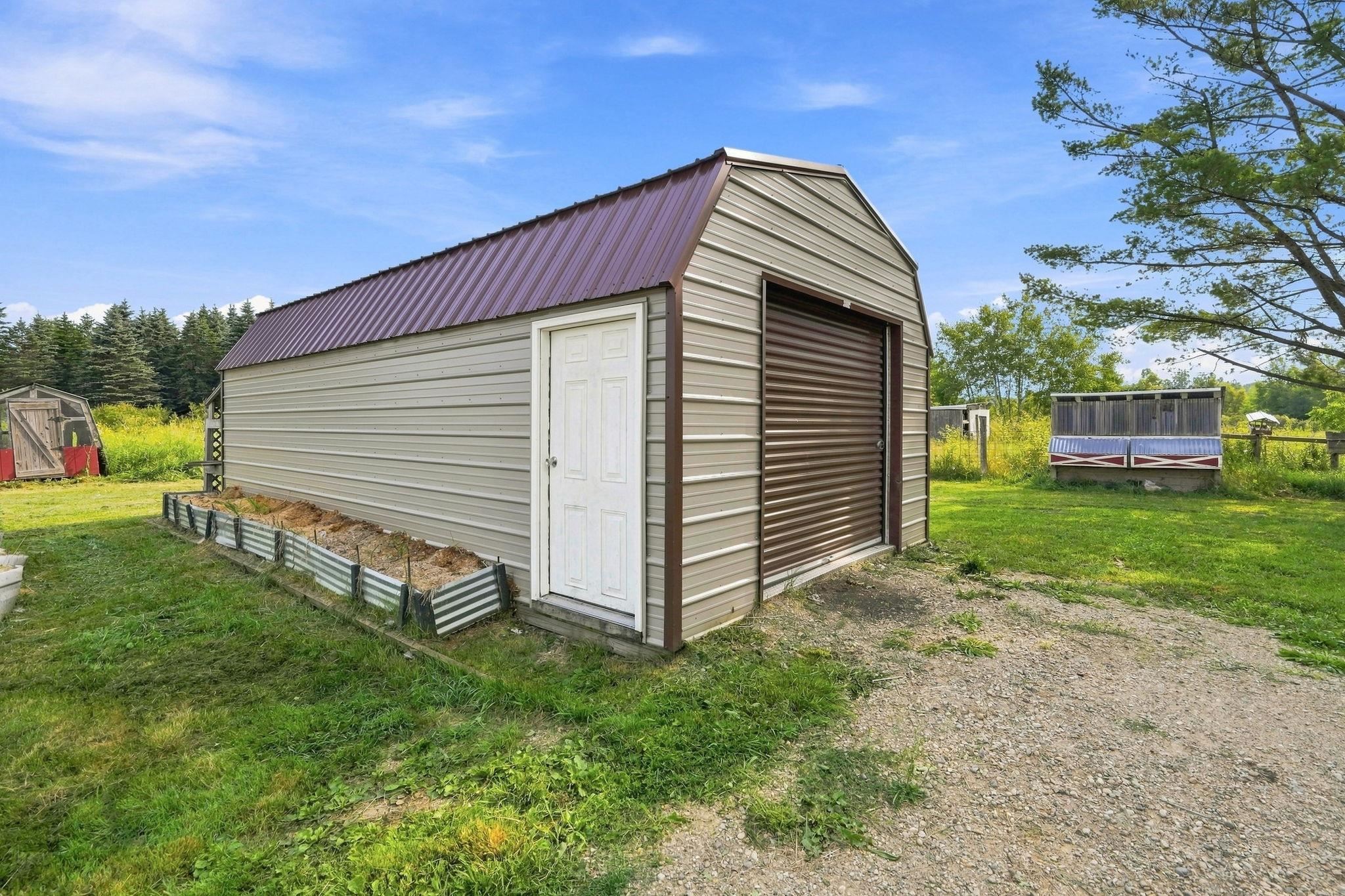 main property photo 41