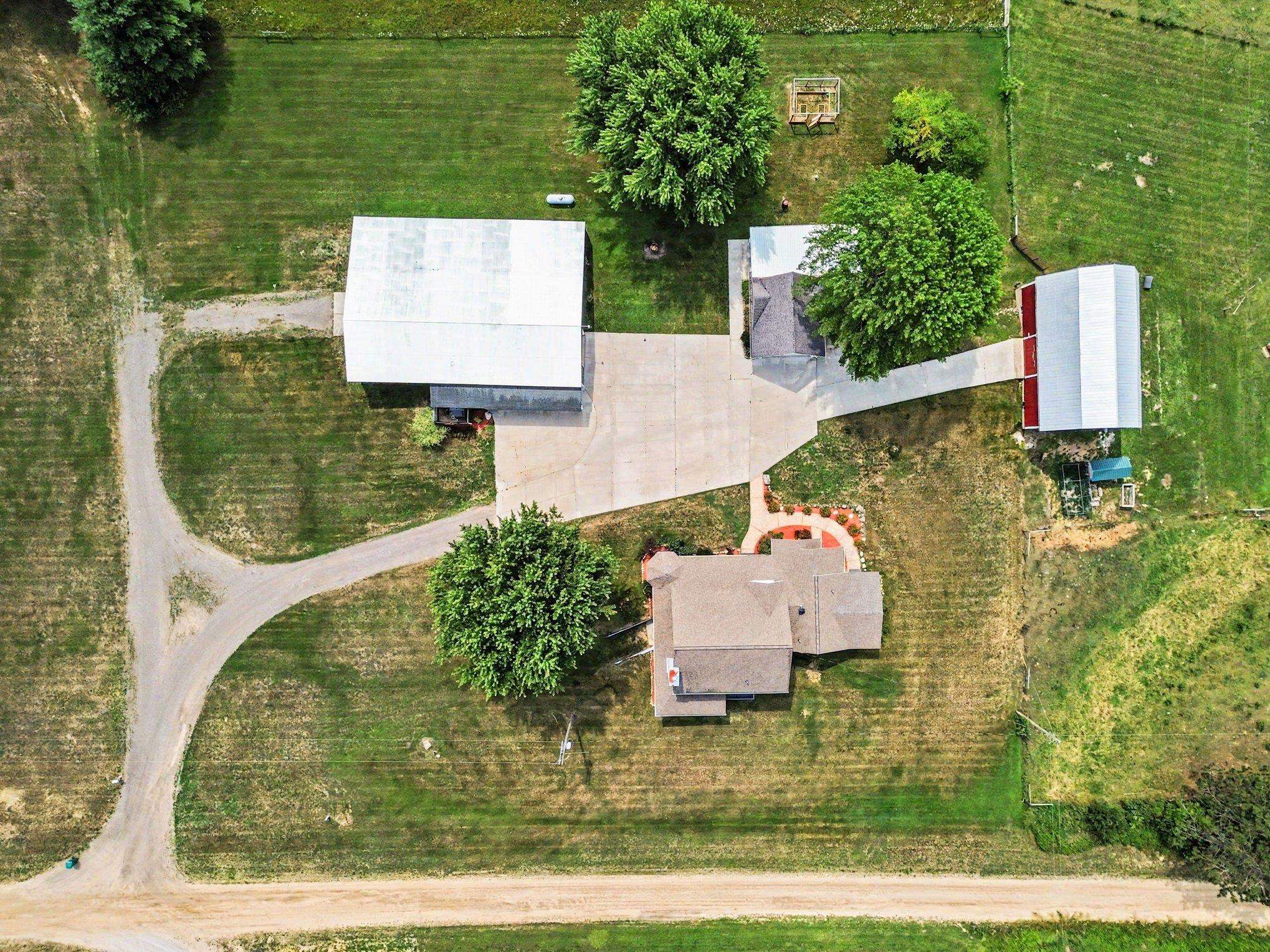 main property photo 50