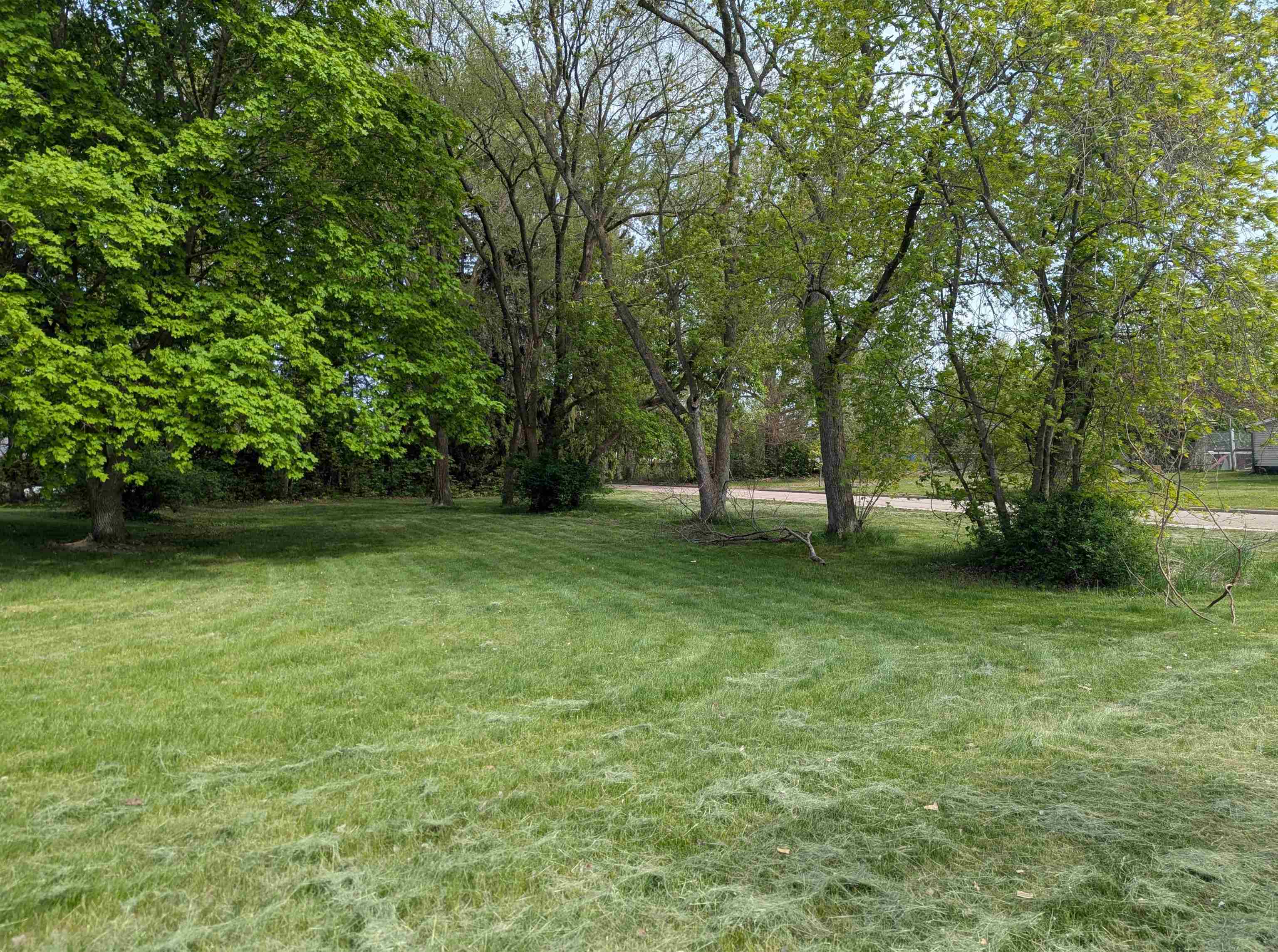 main property photo 40
