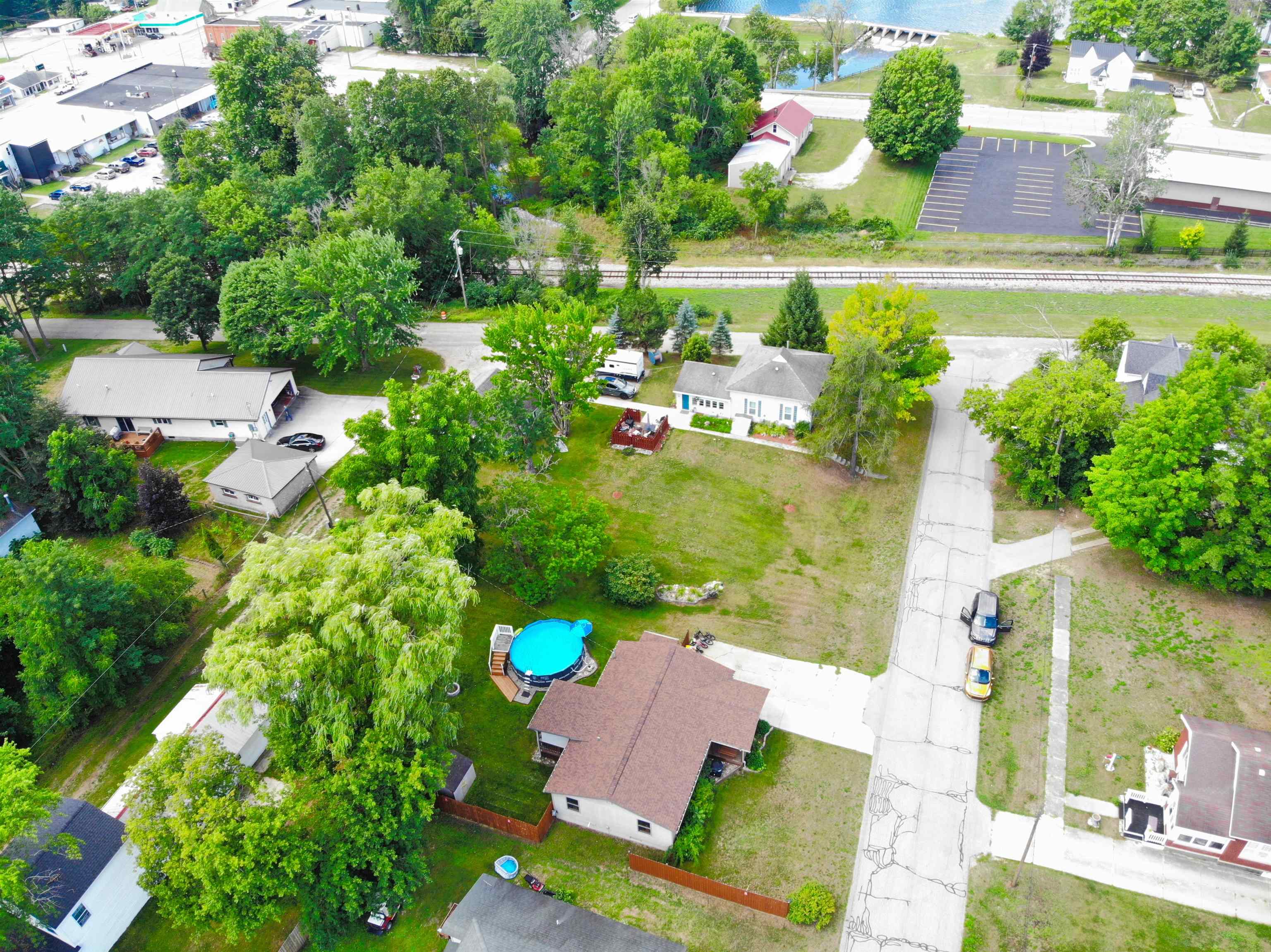 main property photo 13