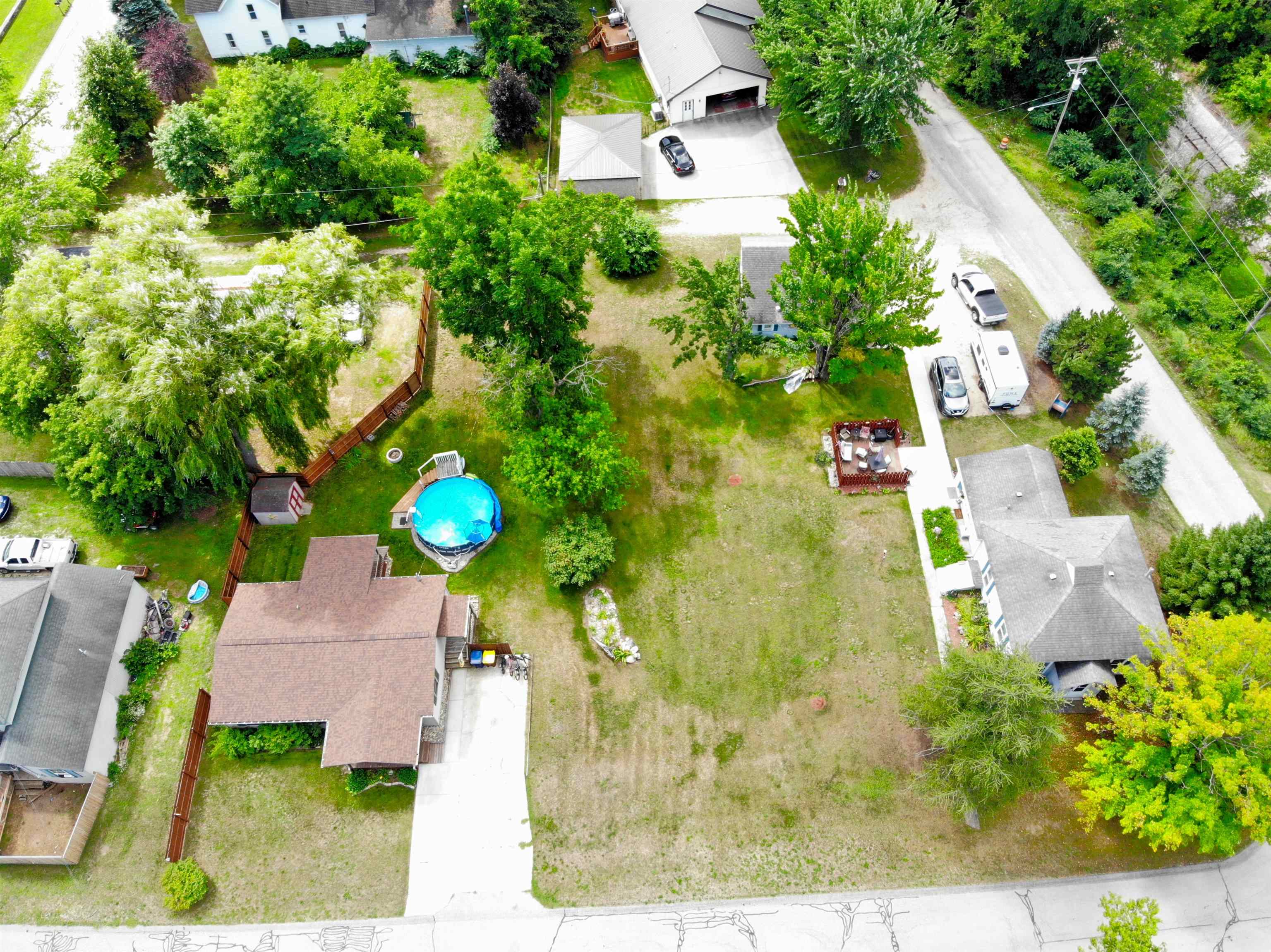 main property photo 14