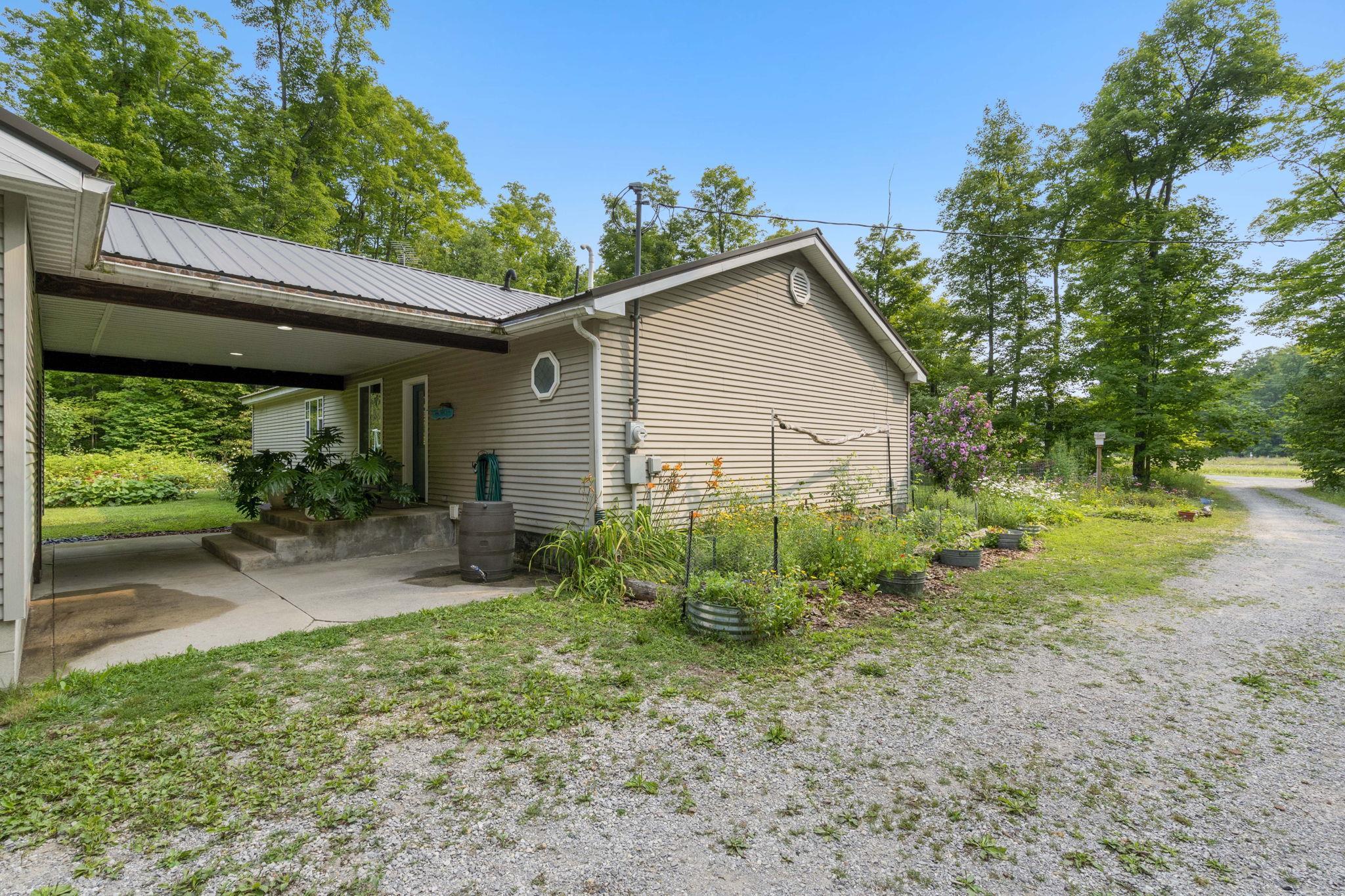 main property photo 36