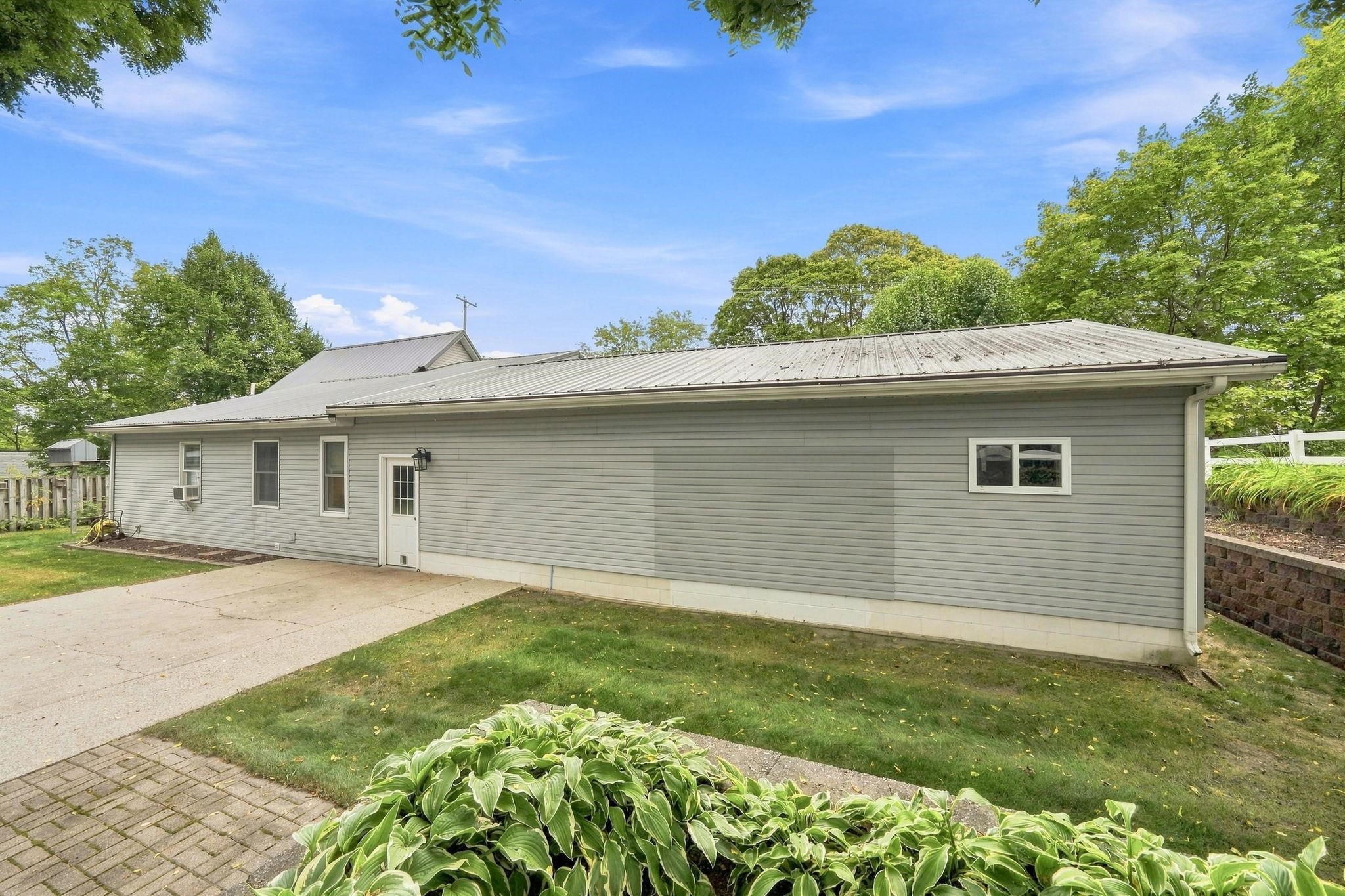main property photo 57