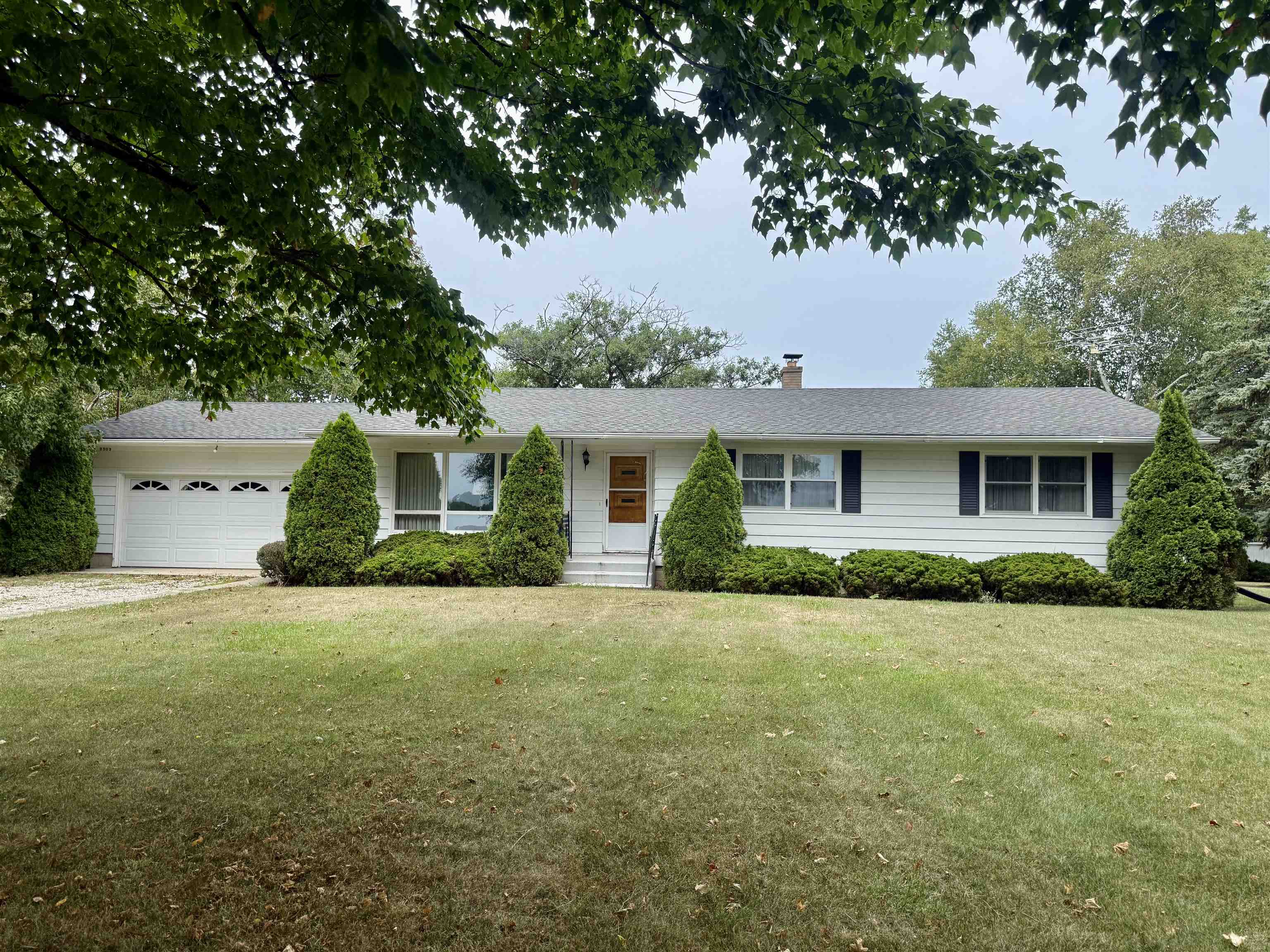 main property photo 0