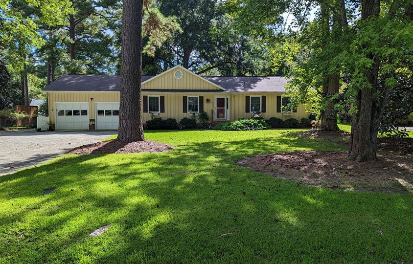 3013 Red Fox Rd, Trent Woods, NC 28562