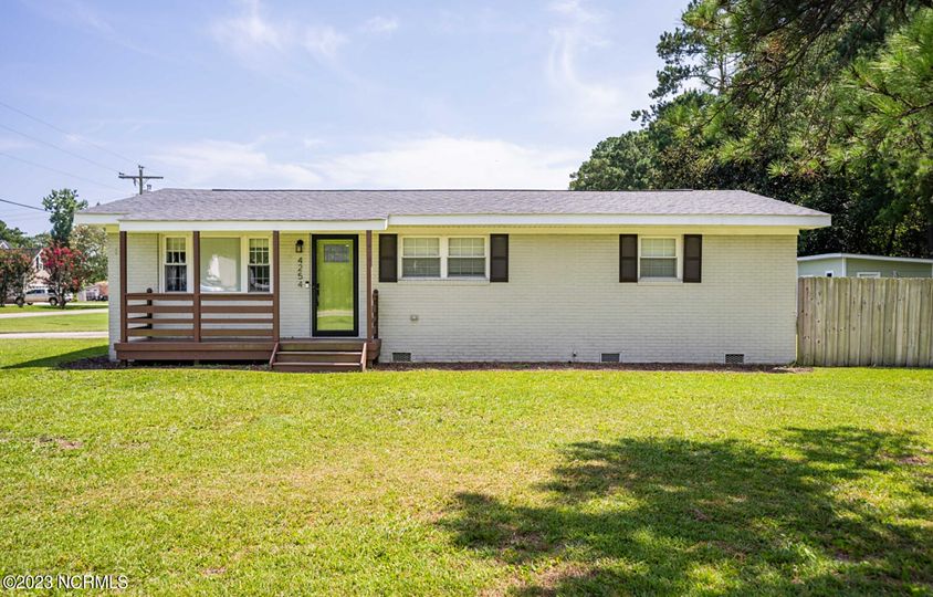 4254 Gordon Rd, Wilmington, NC 28405