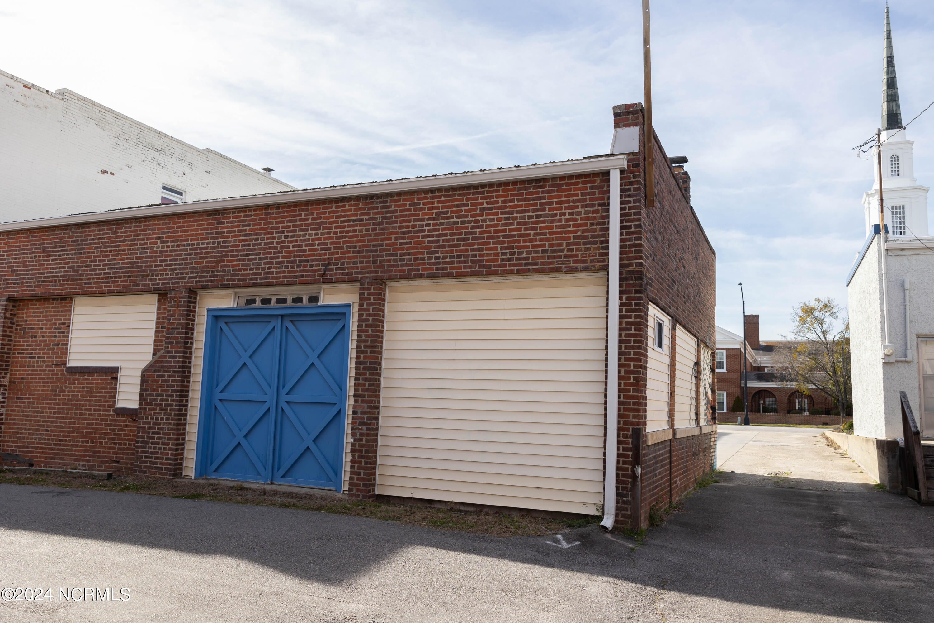 main property photo 26