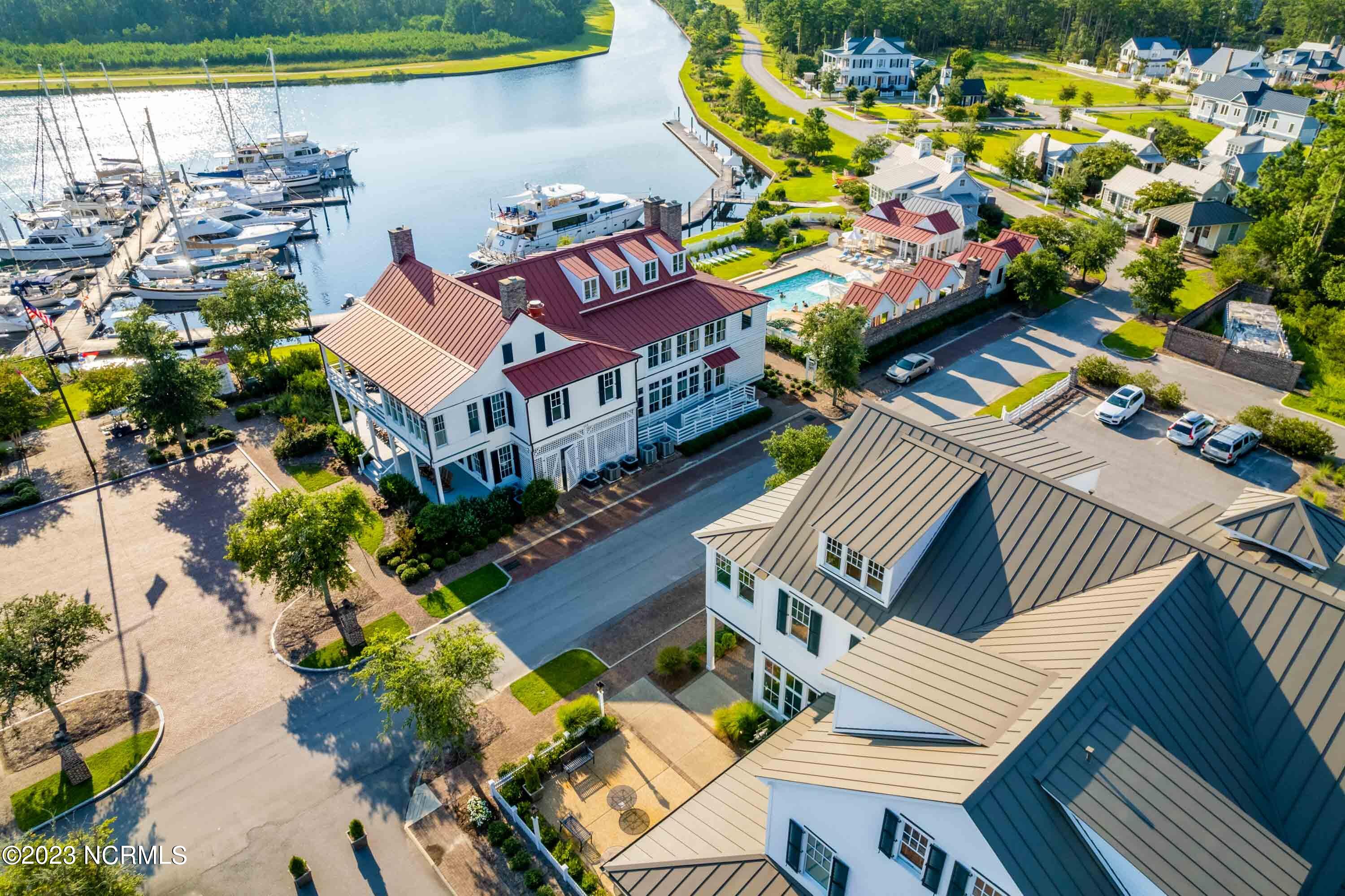 main property photo 16