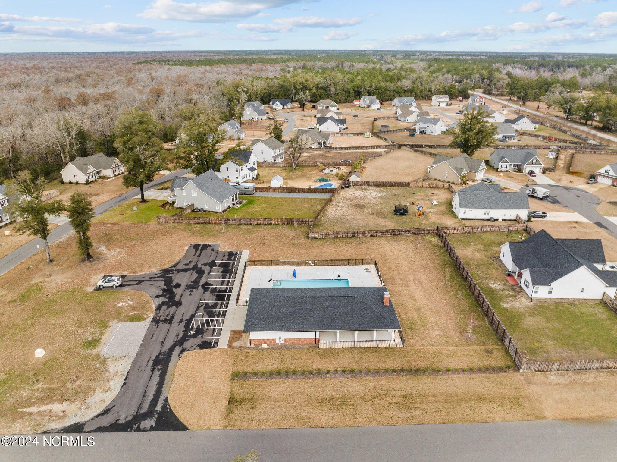 main property photo 13
