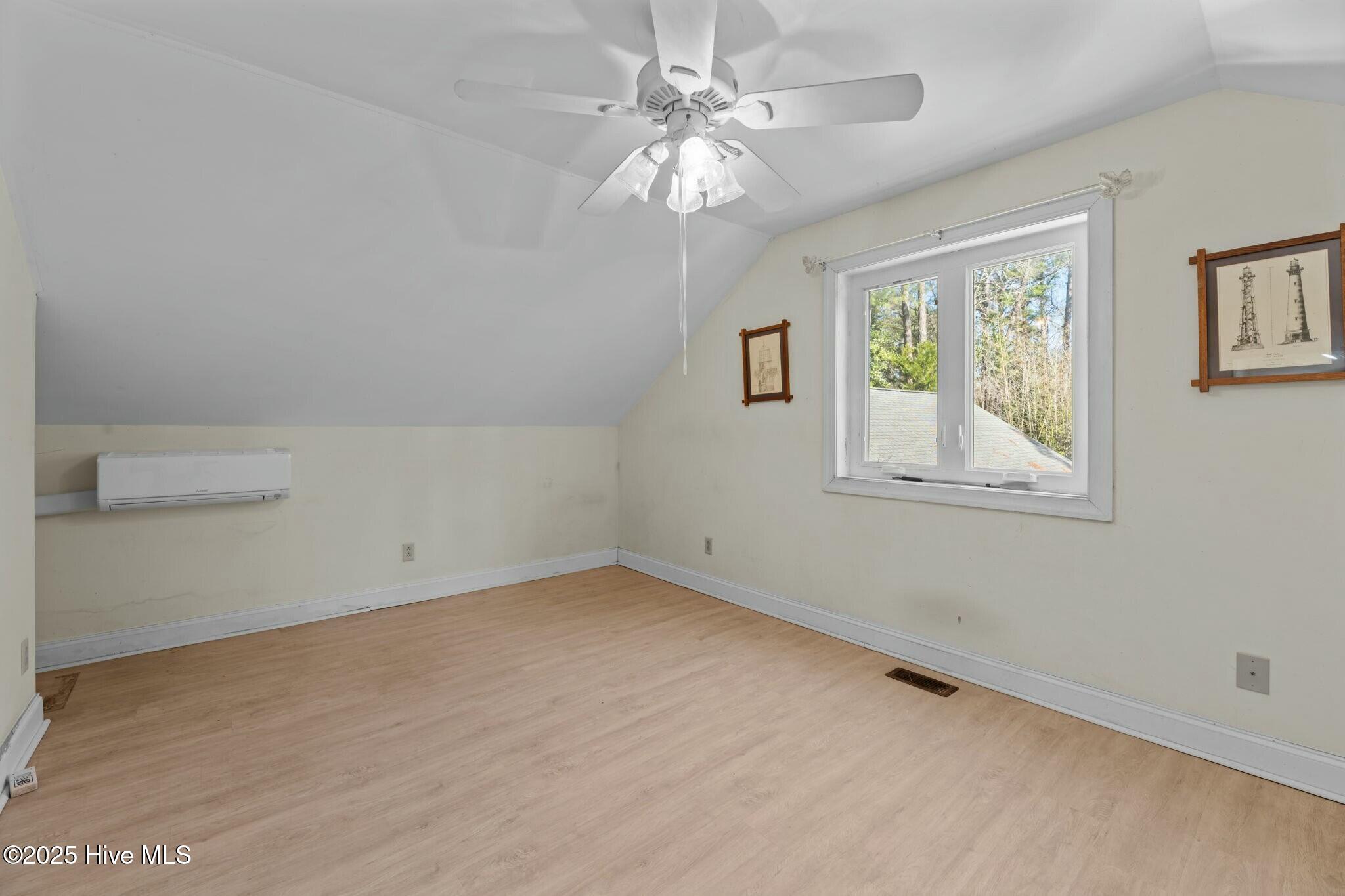 property viewer photo 29