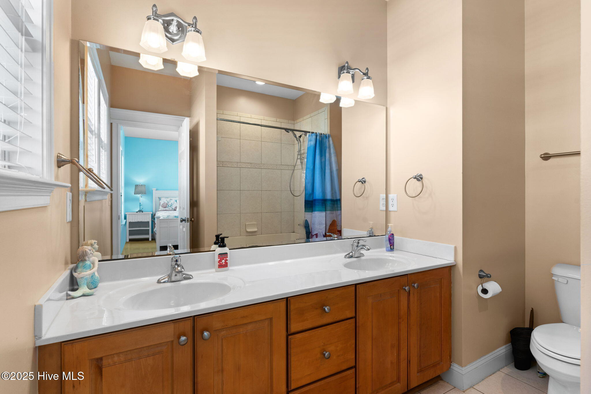 property viewer photo 25