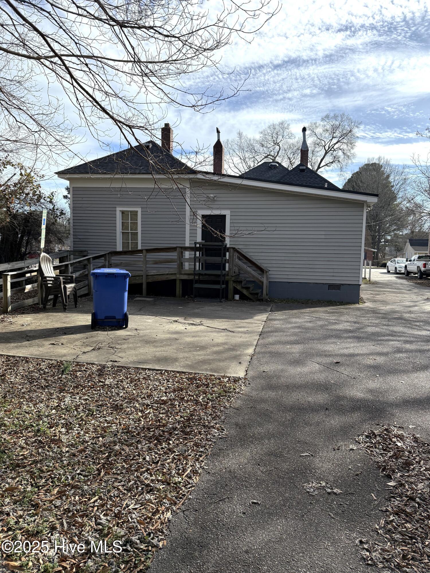 main property photo 23