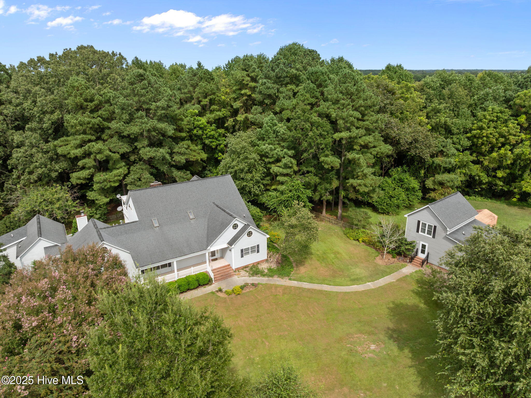 main property photo 5
