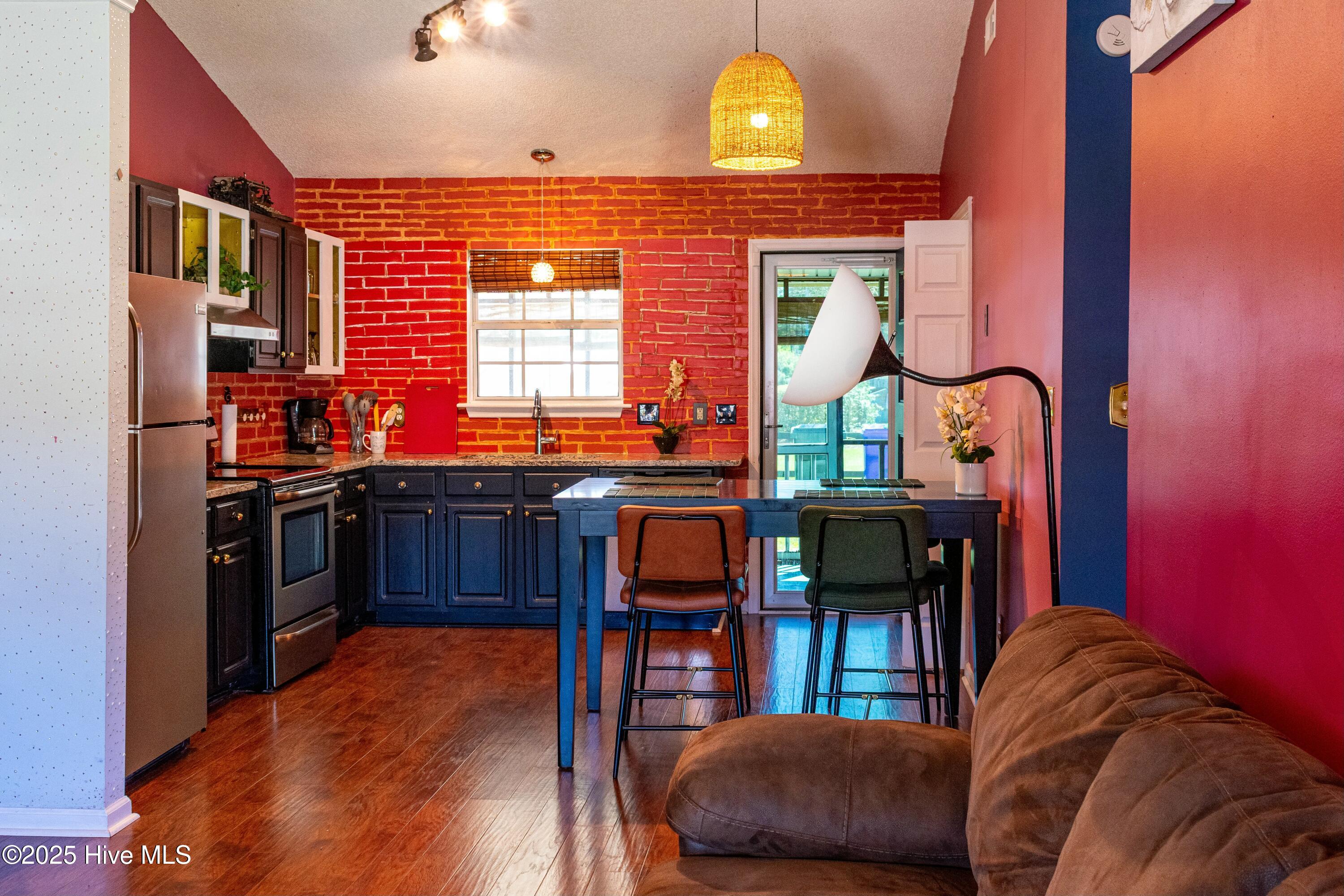 property viewer photo 12