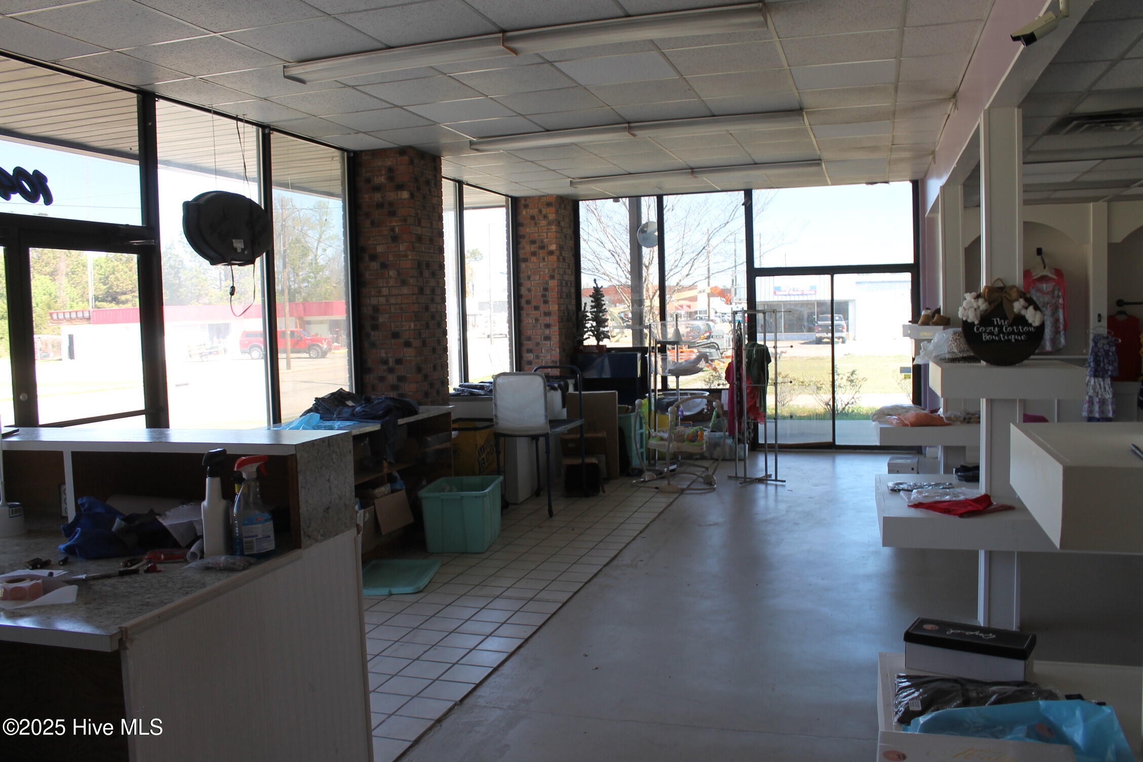 main property photo 11