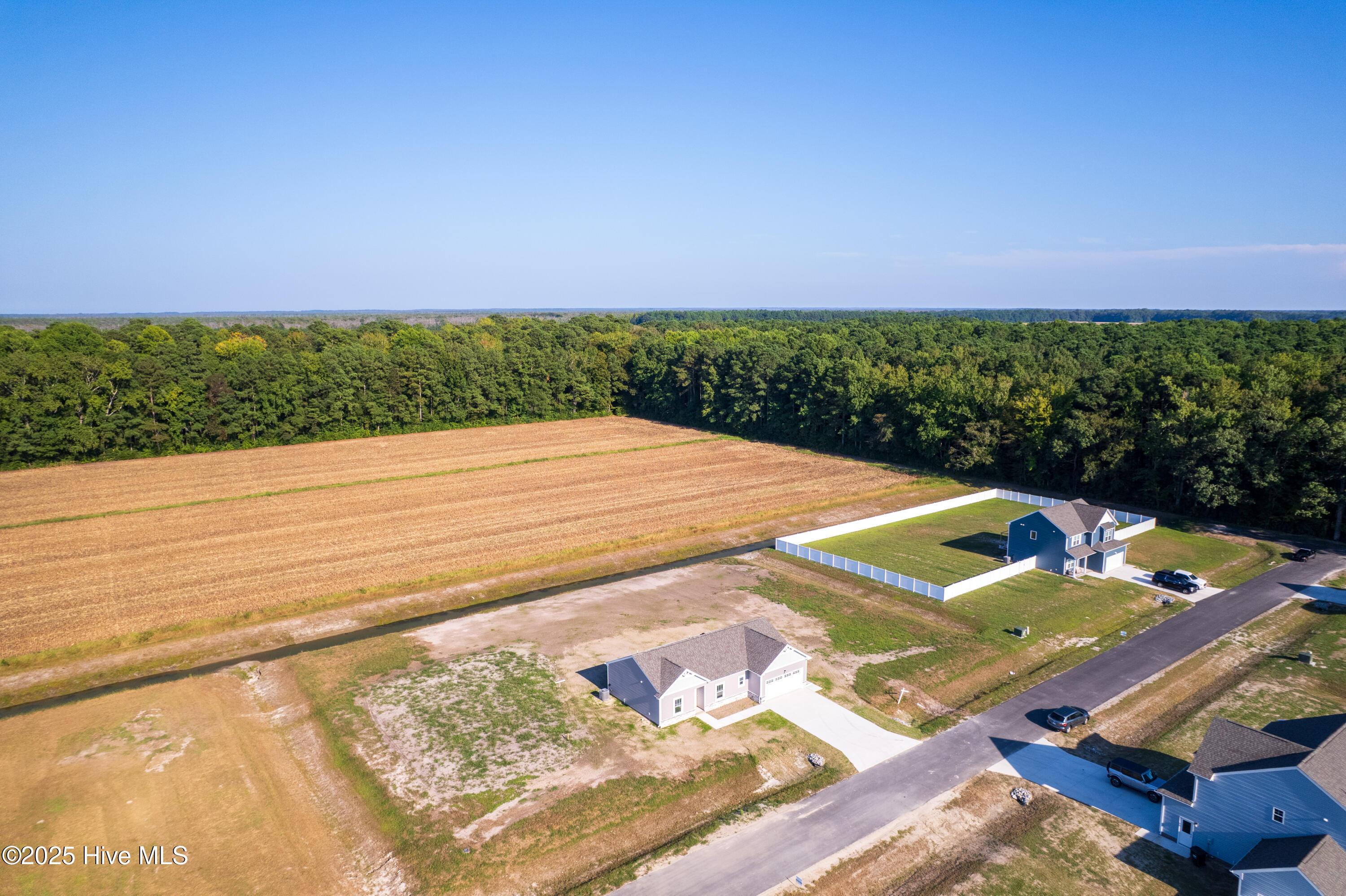 main property photo 34