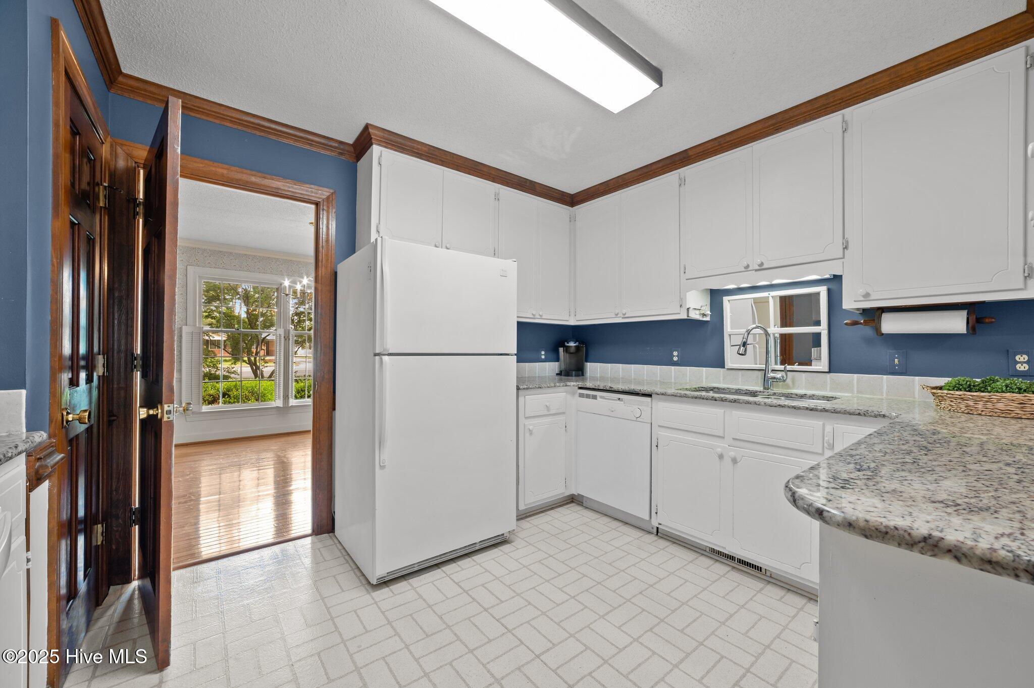property viewer photo 25
