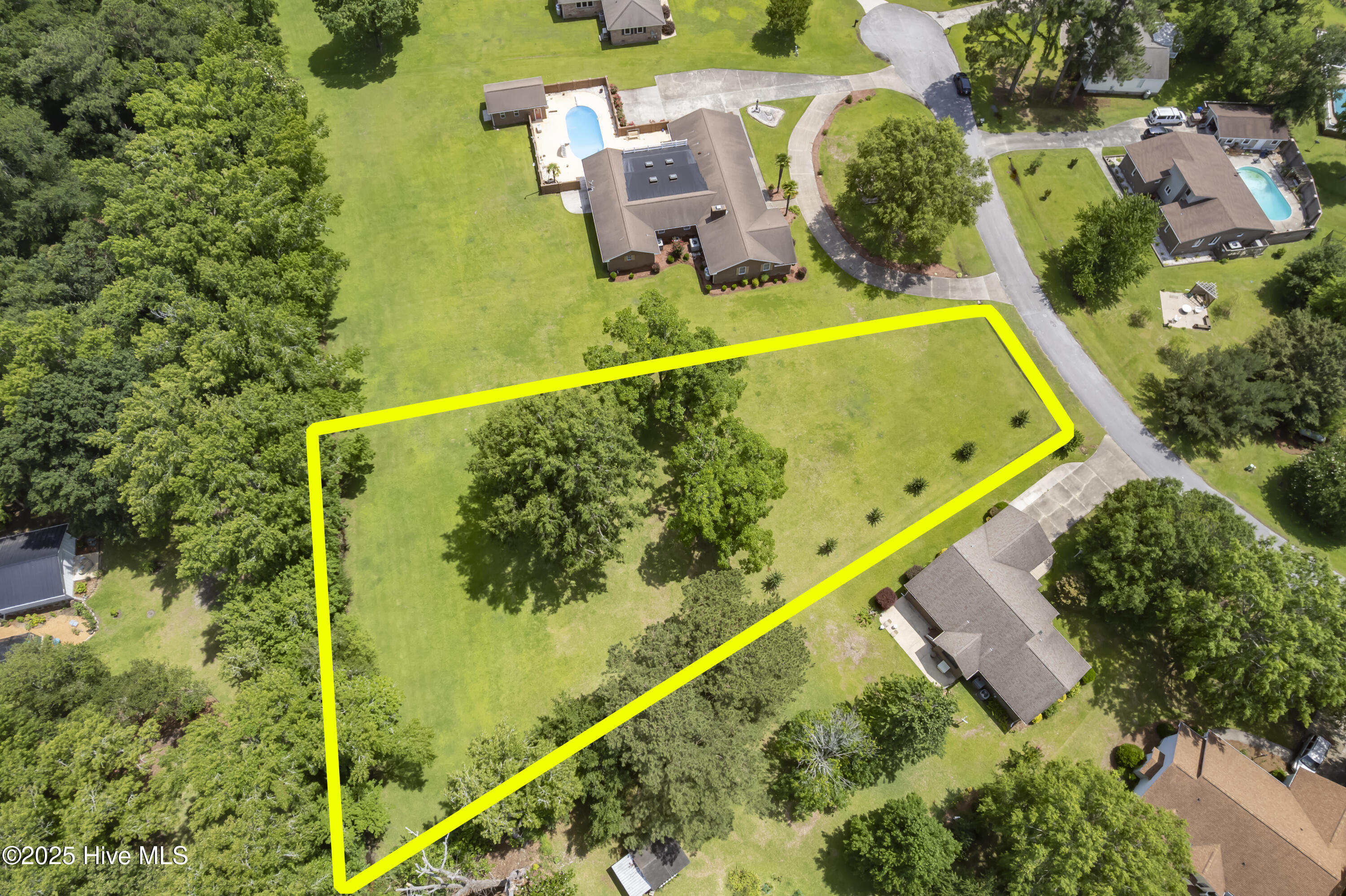 main property photo 12