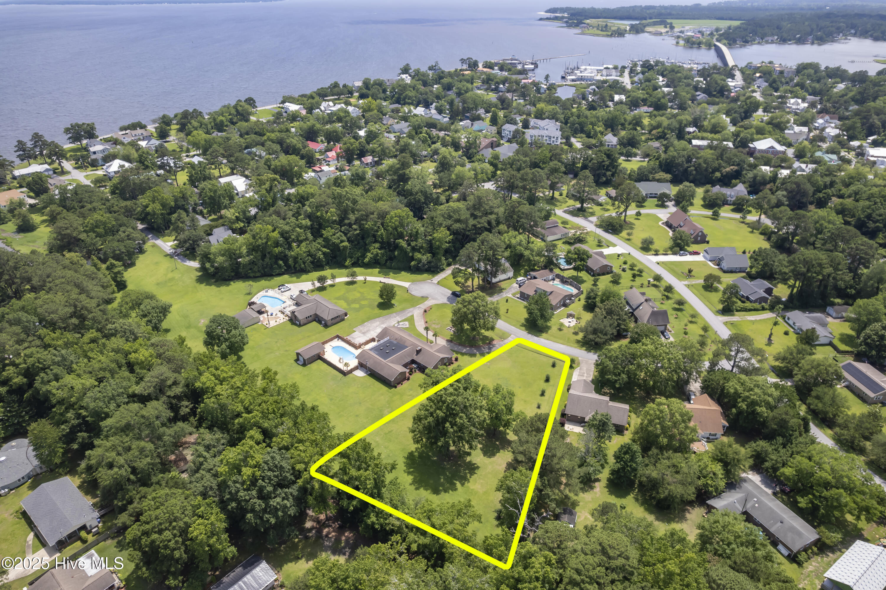 main property photo 6