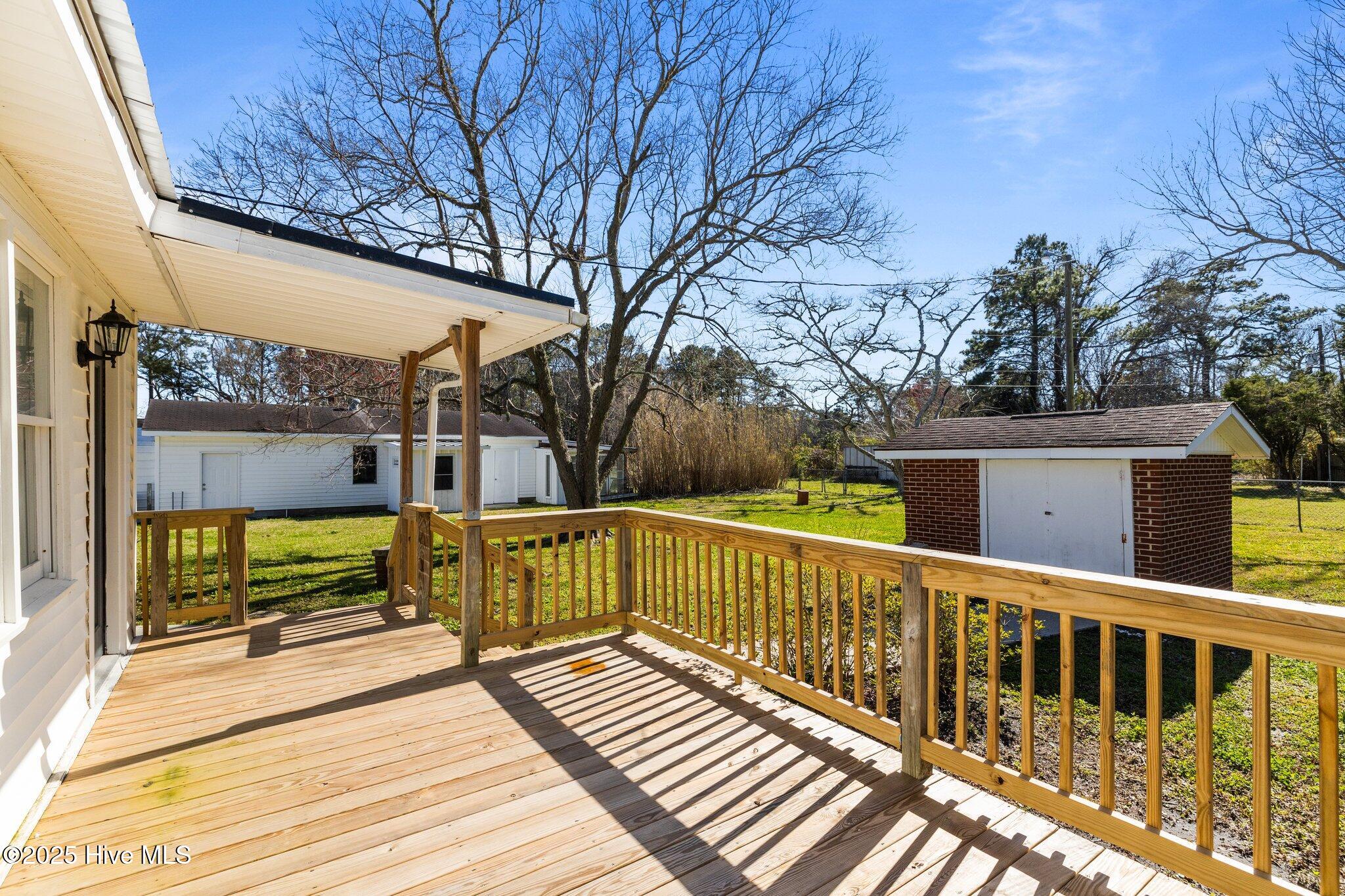 main property photo 28