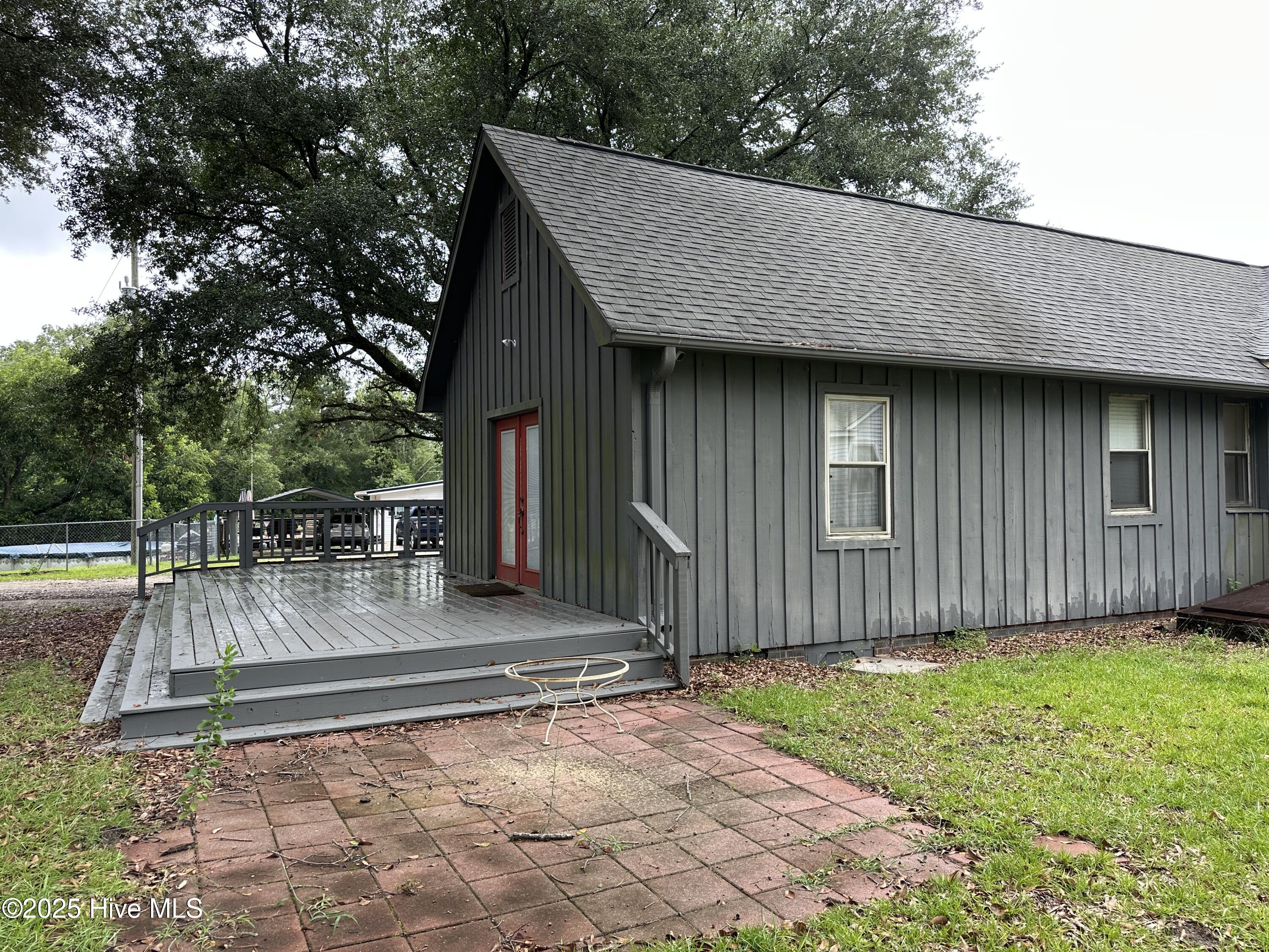 main property photo 28