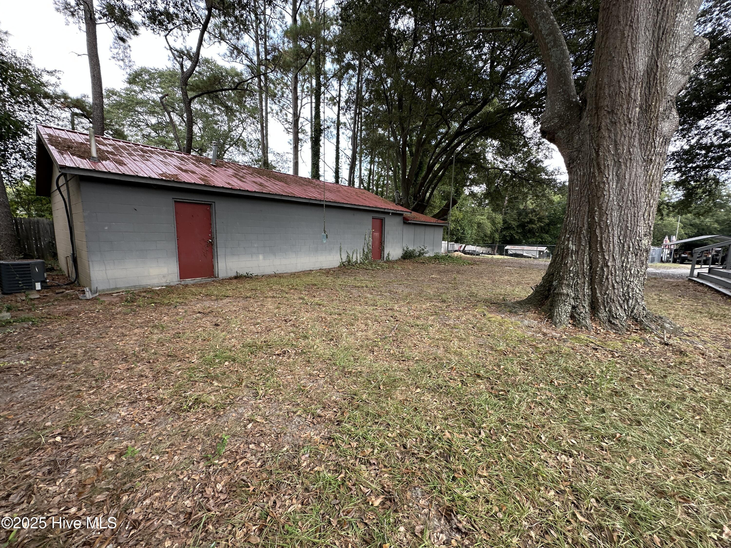 main property photo 31