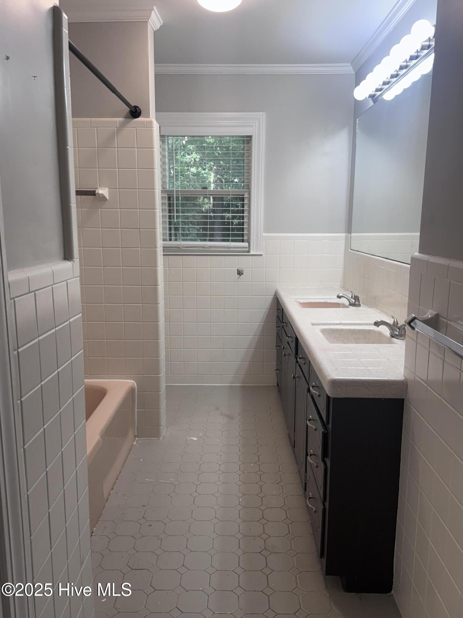 property viewer photo 25