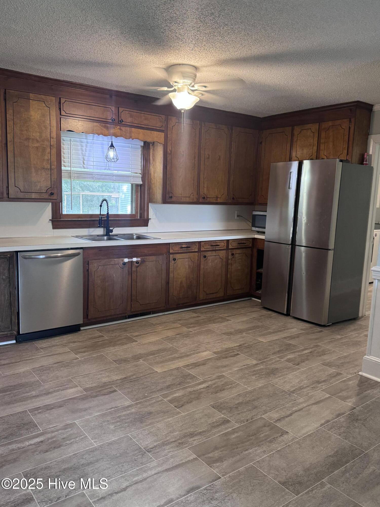 property viewer photo 3