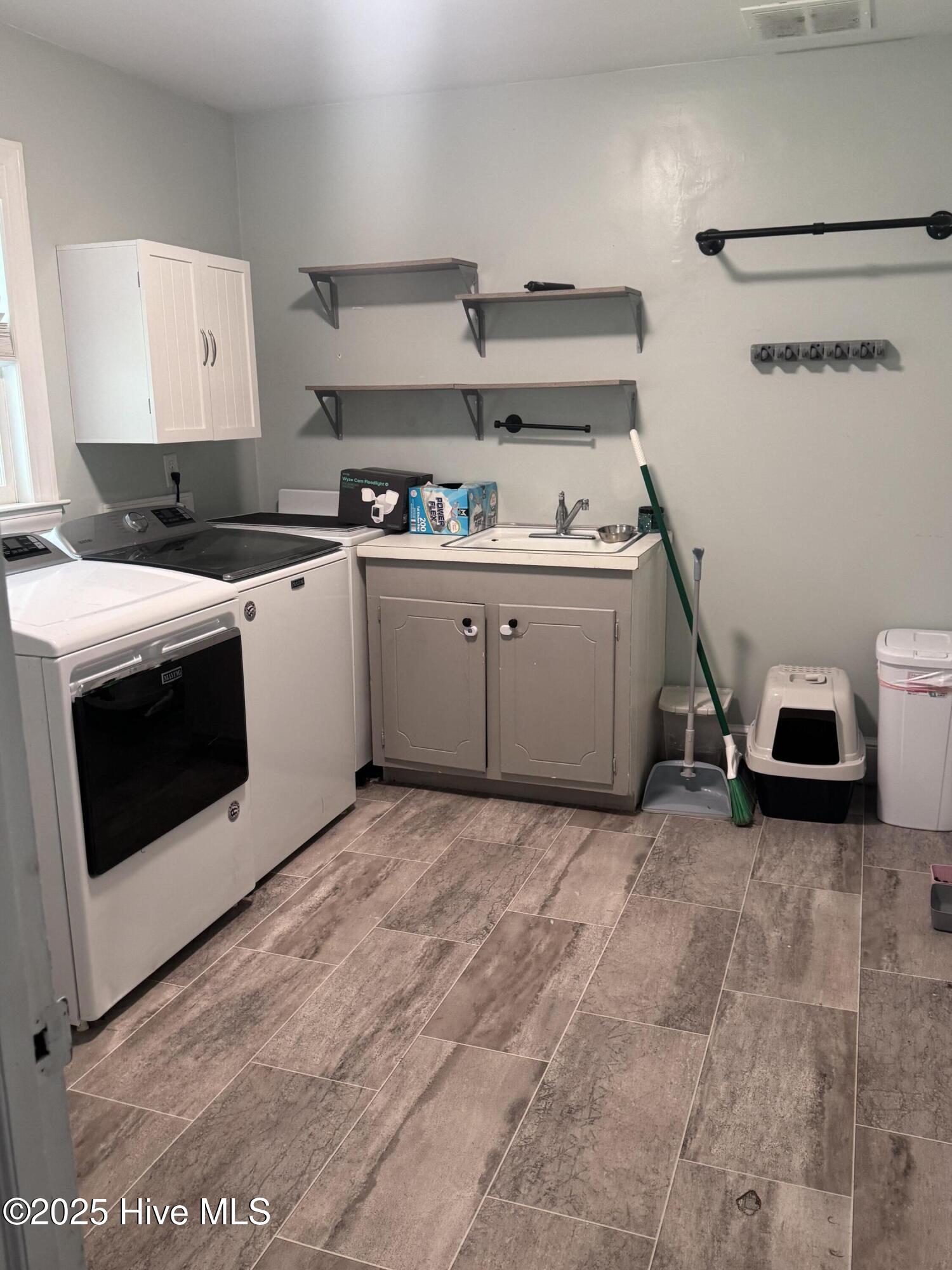 property viewer photo 9