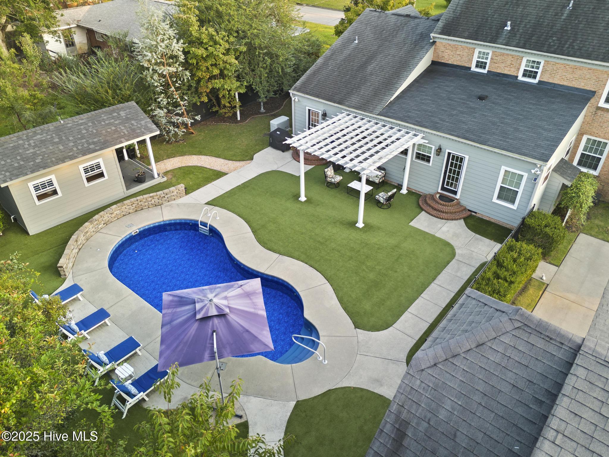 main property photo 2