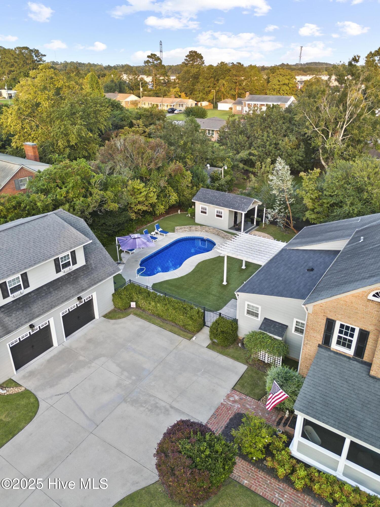 main property photo 75