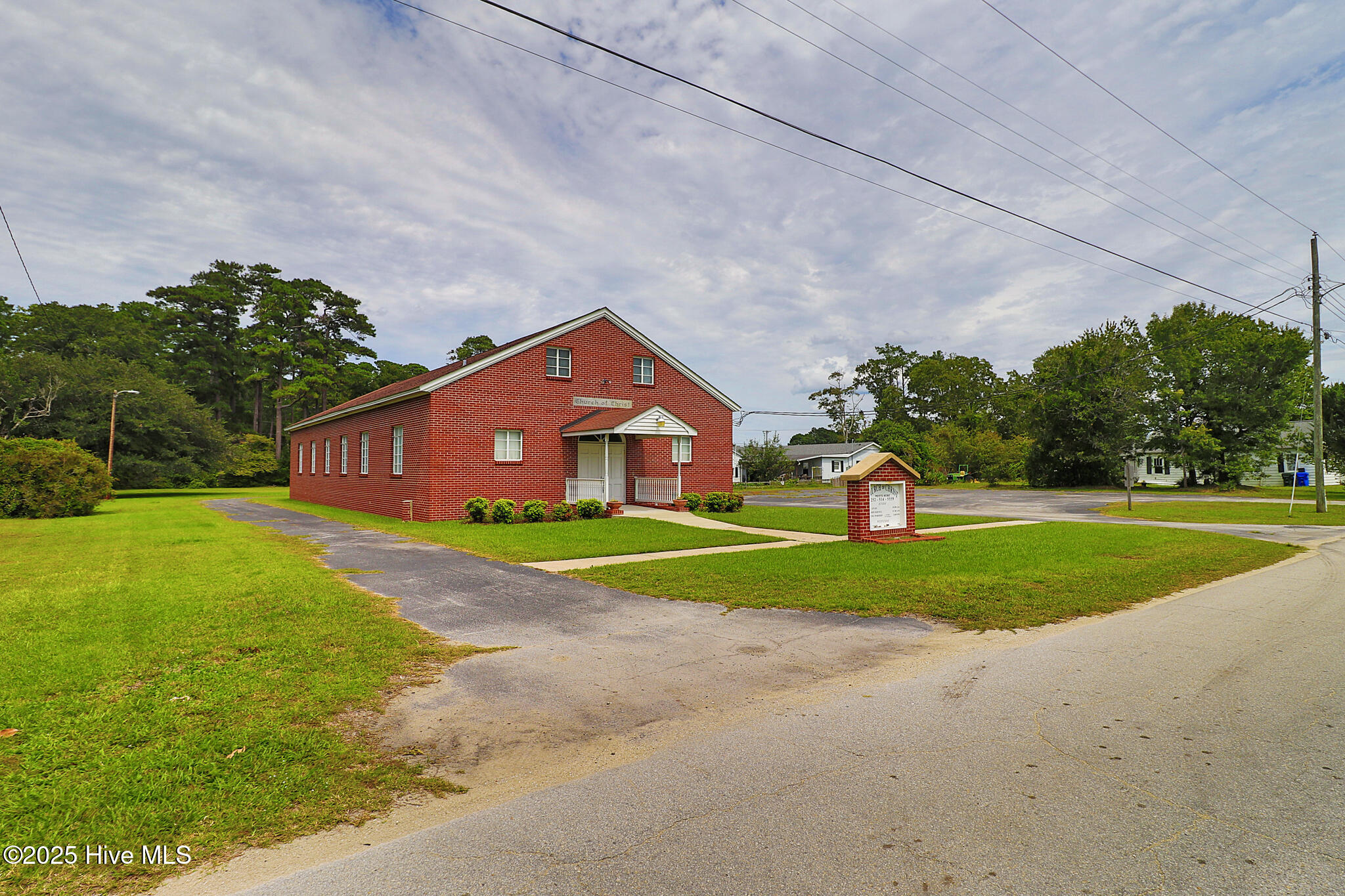 main property photo 30