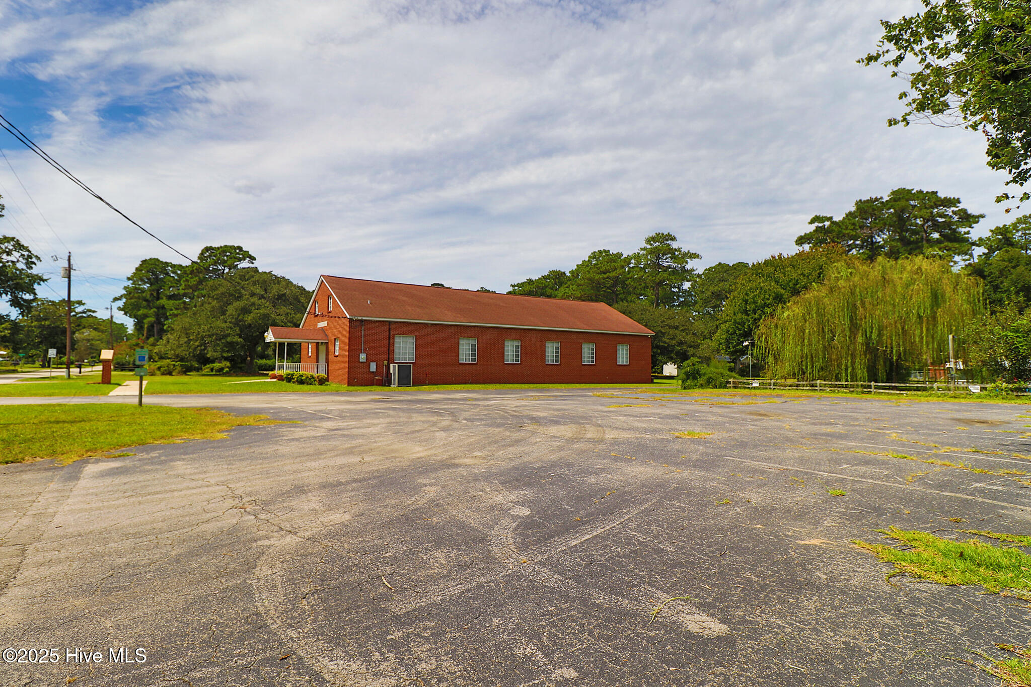 main property photo 37