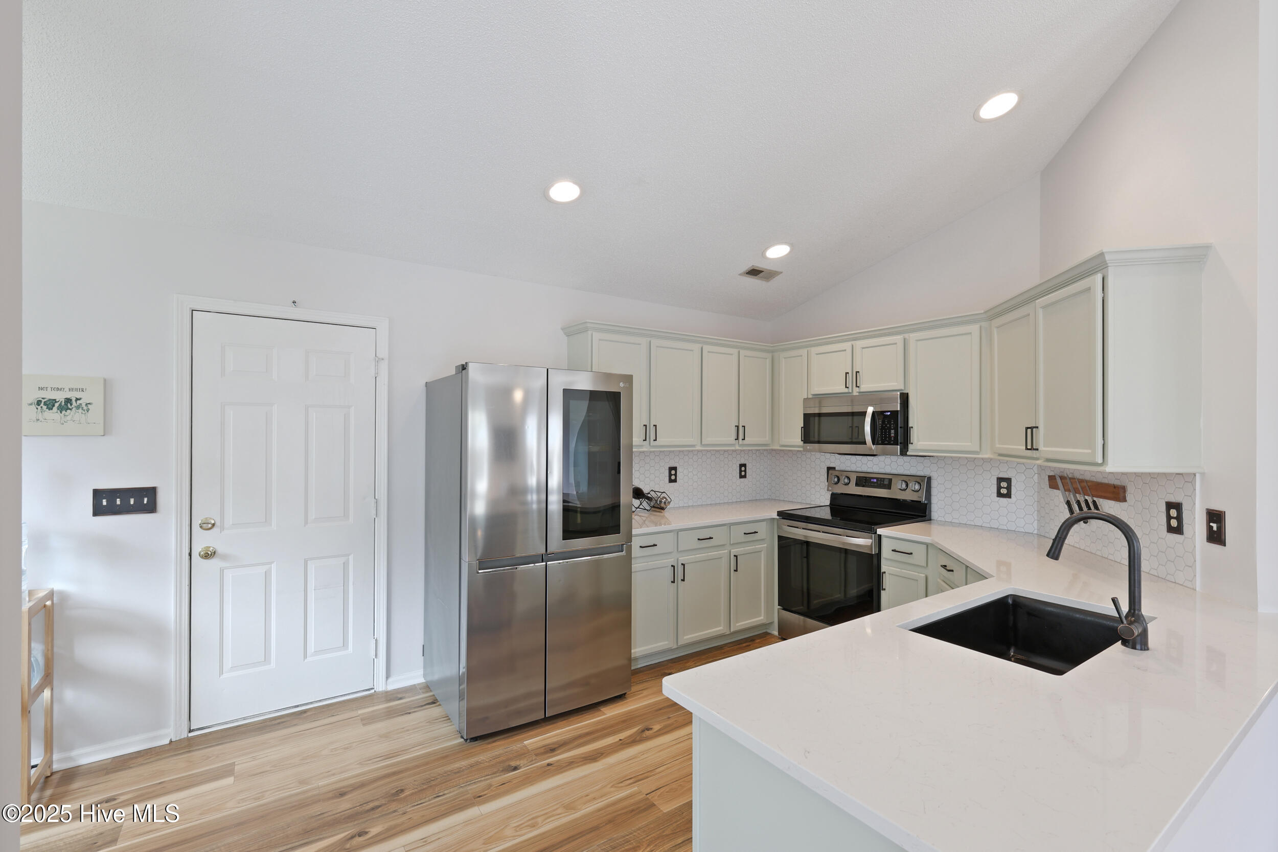 property viewer photo 10