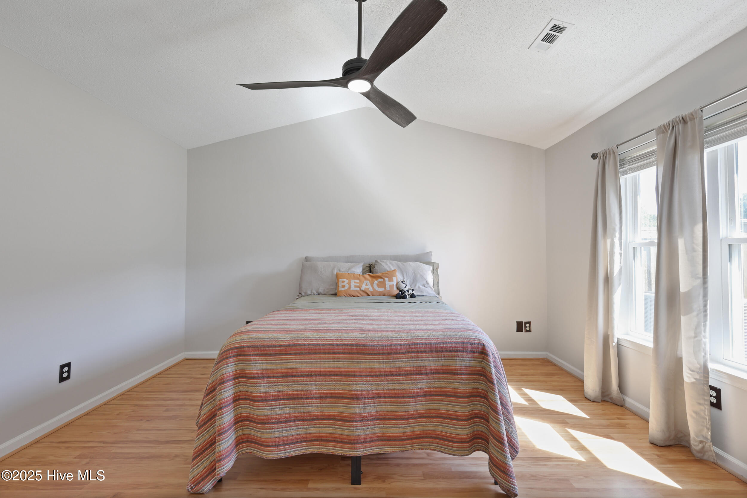 property viewer photo 17