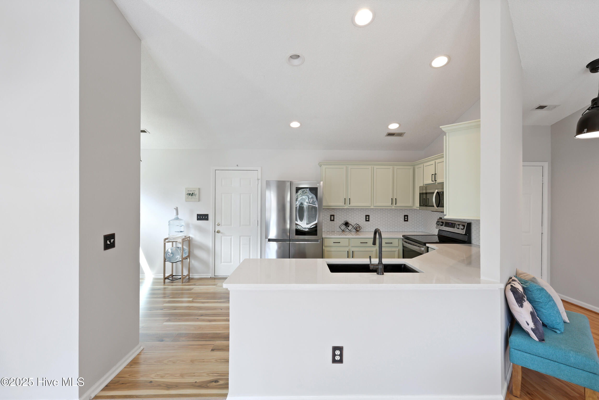 property viewer photo 9
