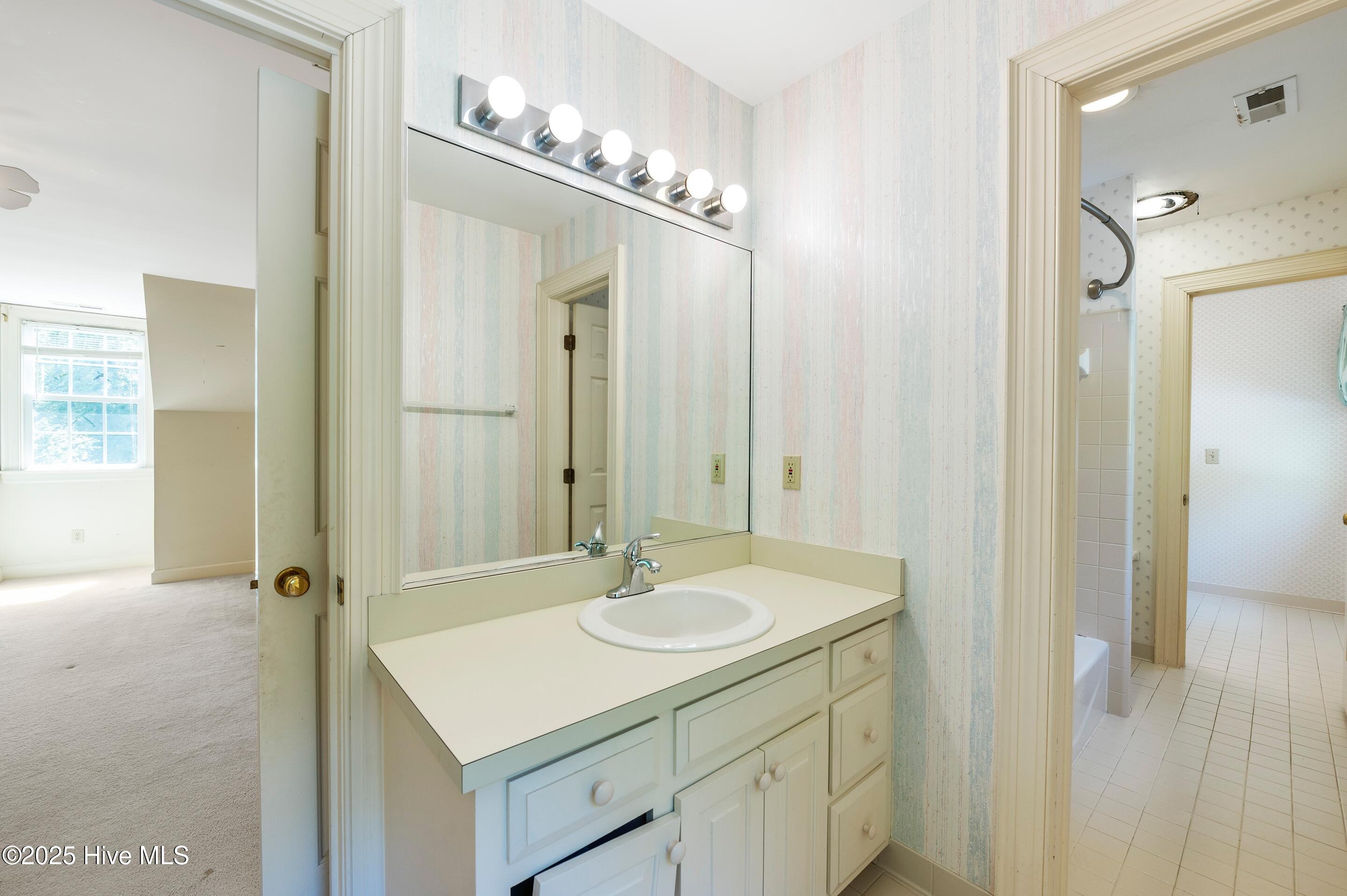 property viewer photo 24