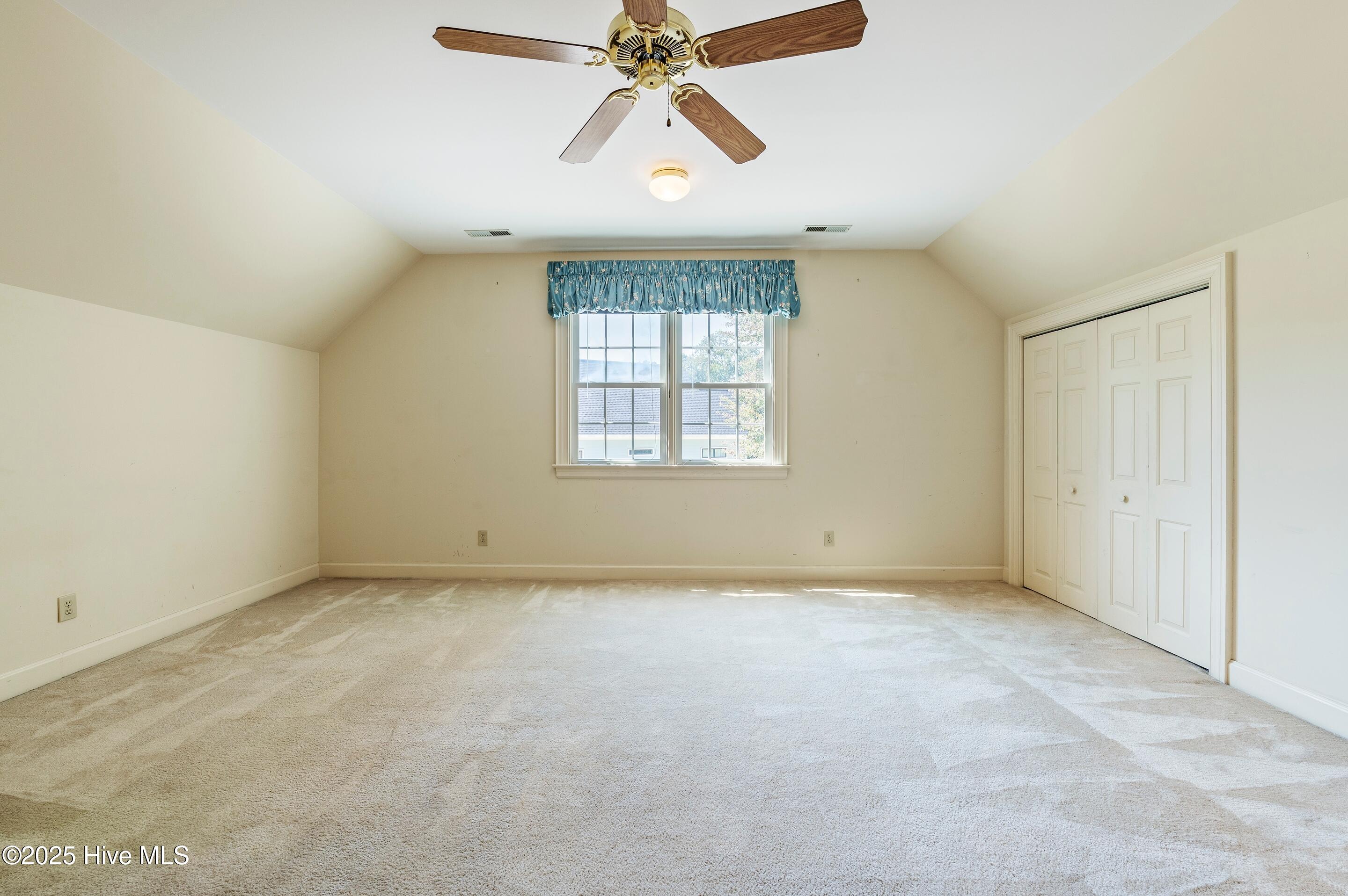 property viewer photo 31