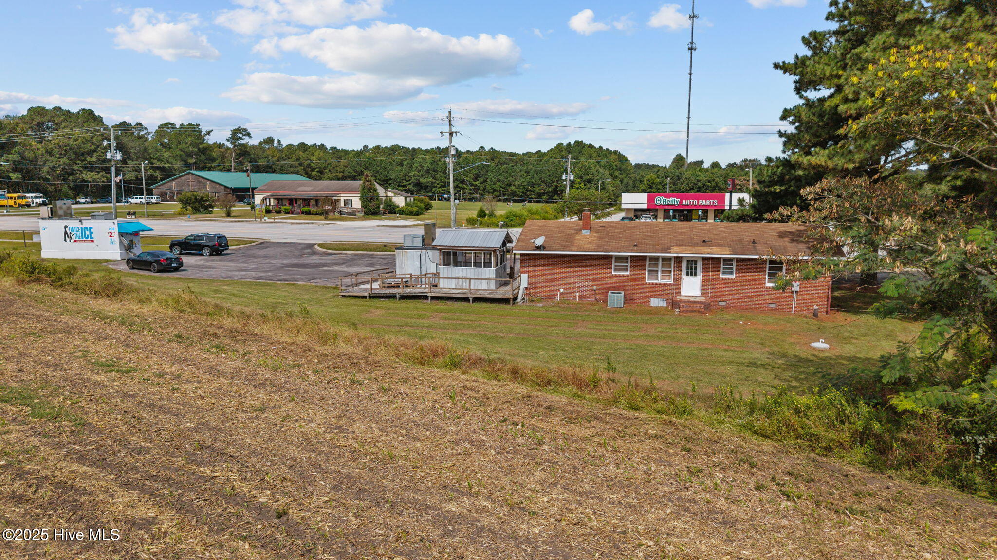 main property photo 10