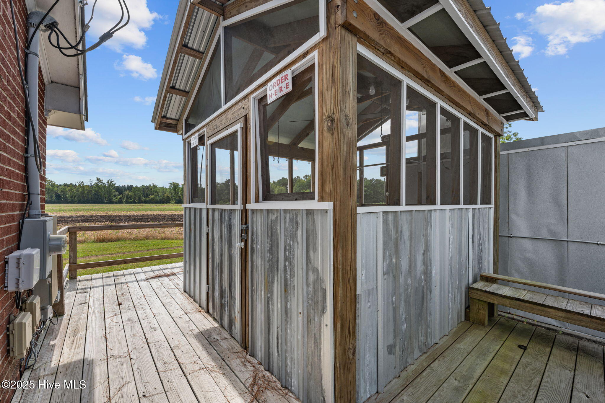 main property photo 32