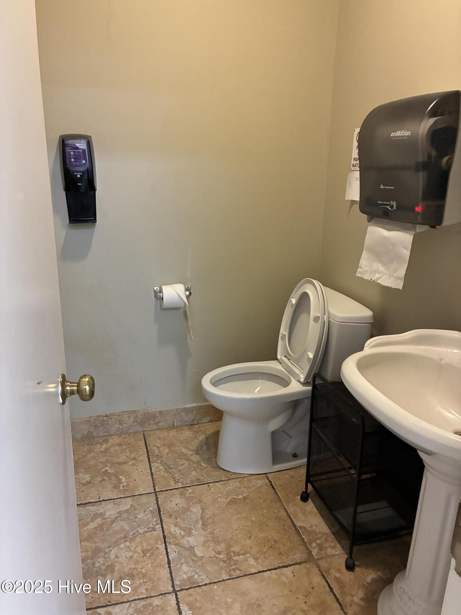 main property photo 18