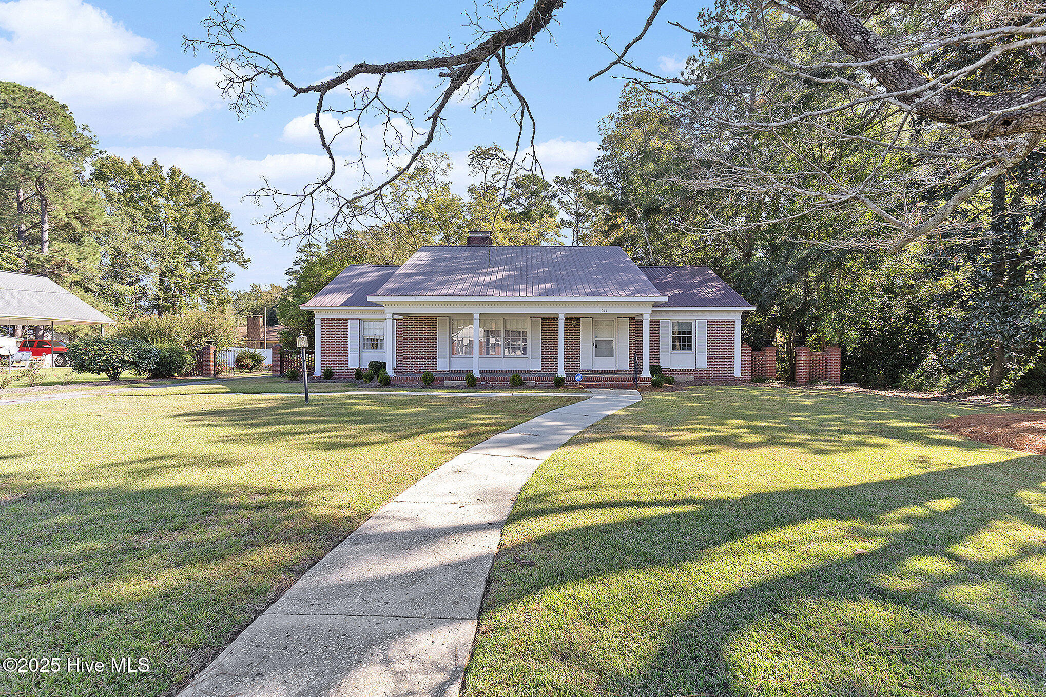 main property photo 2