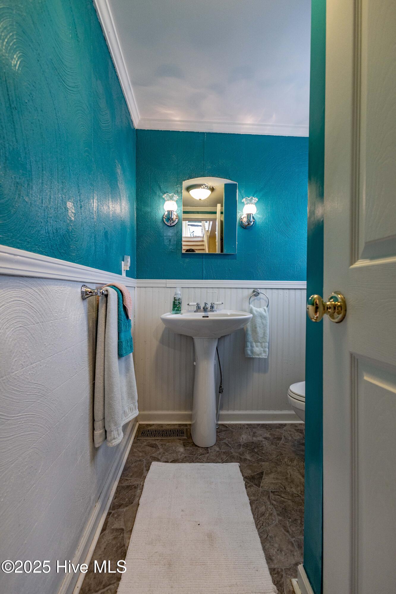 main property photo 16
