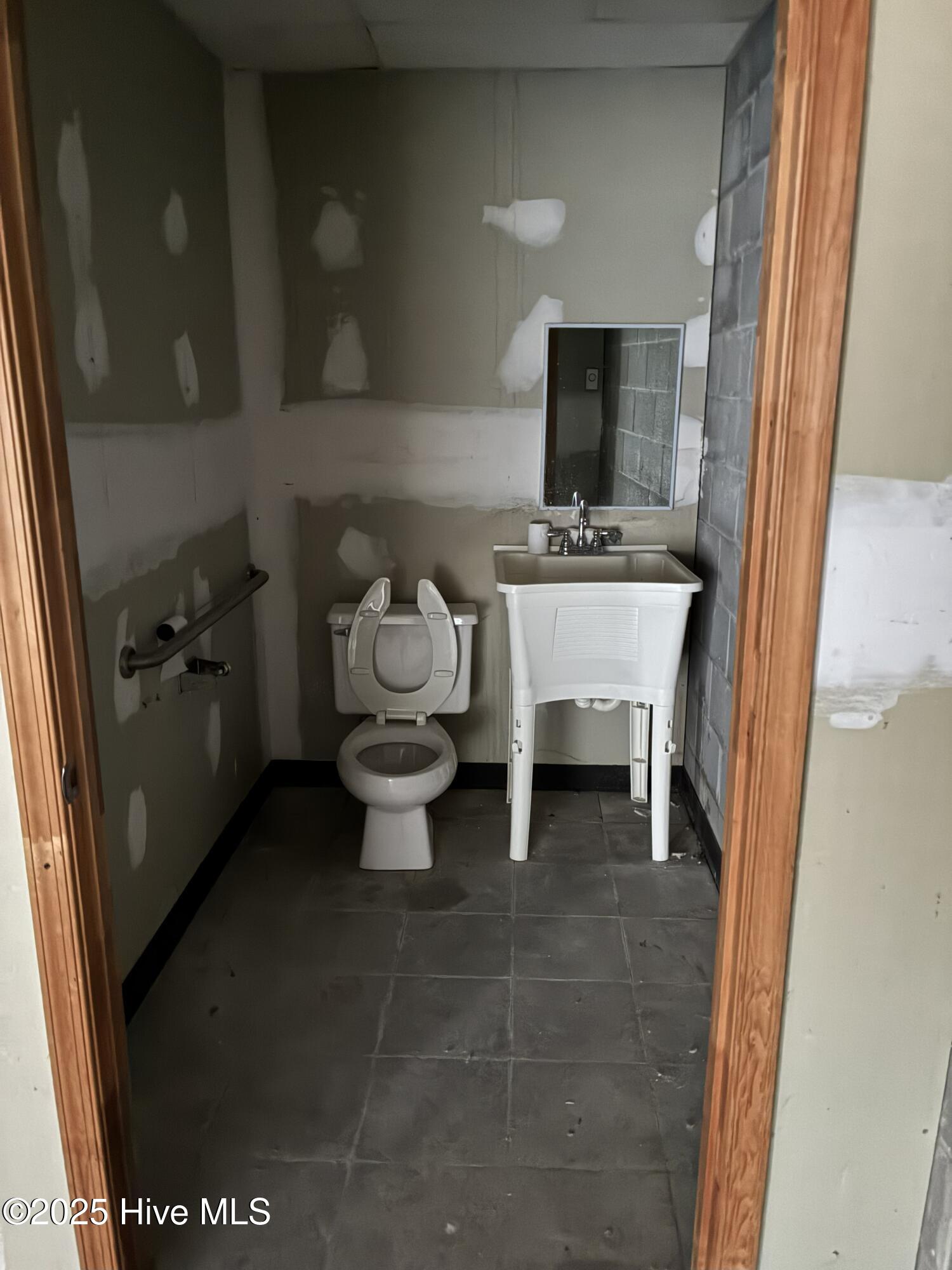 main property photo 4