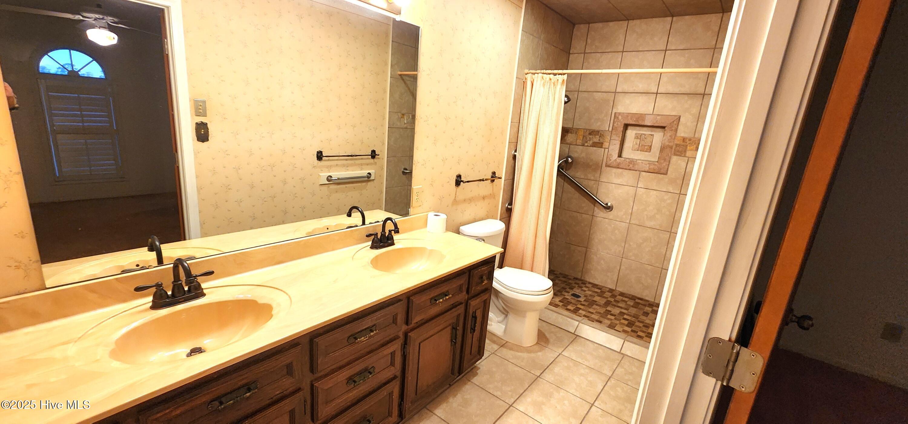 main property photo 10