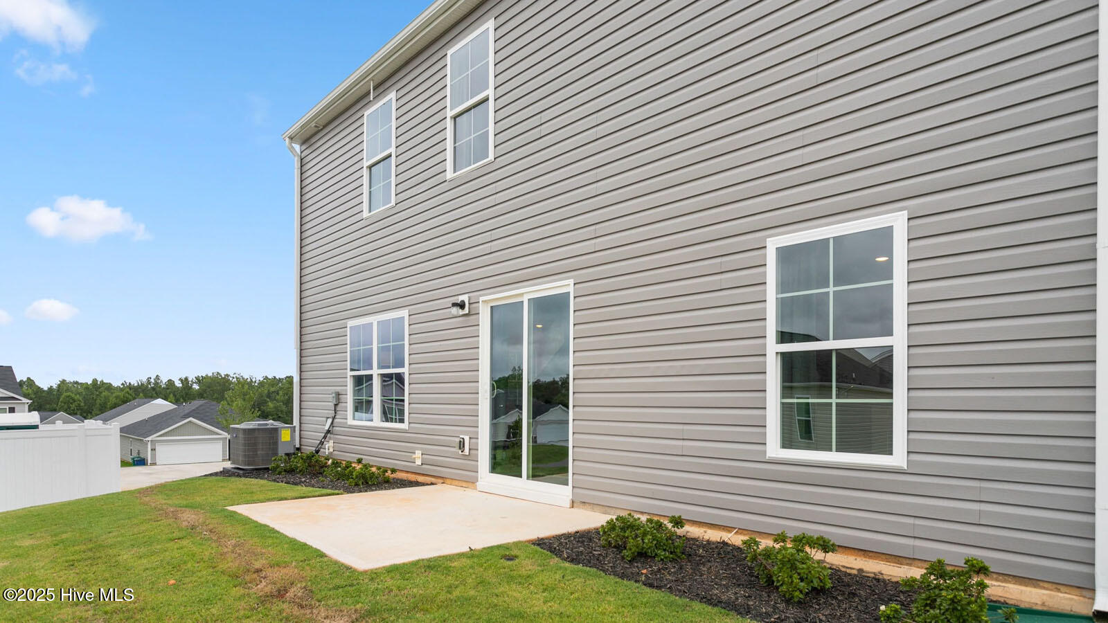 main property photo 30