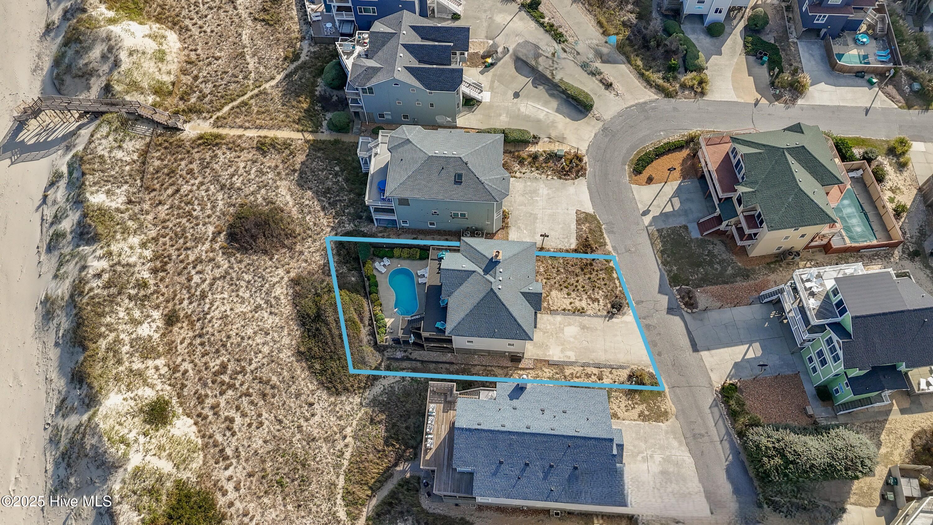 main property photo 34