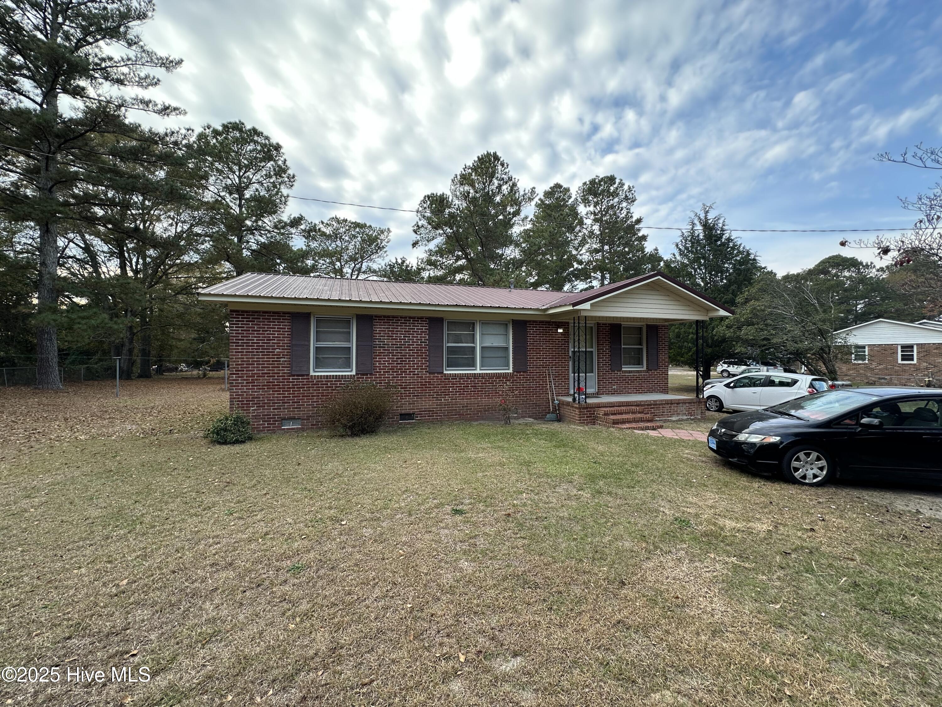 main property photo 11